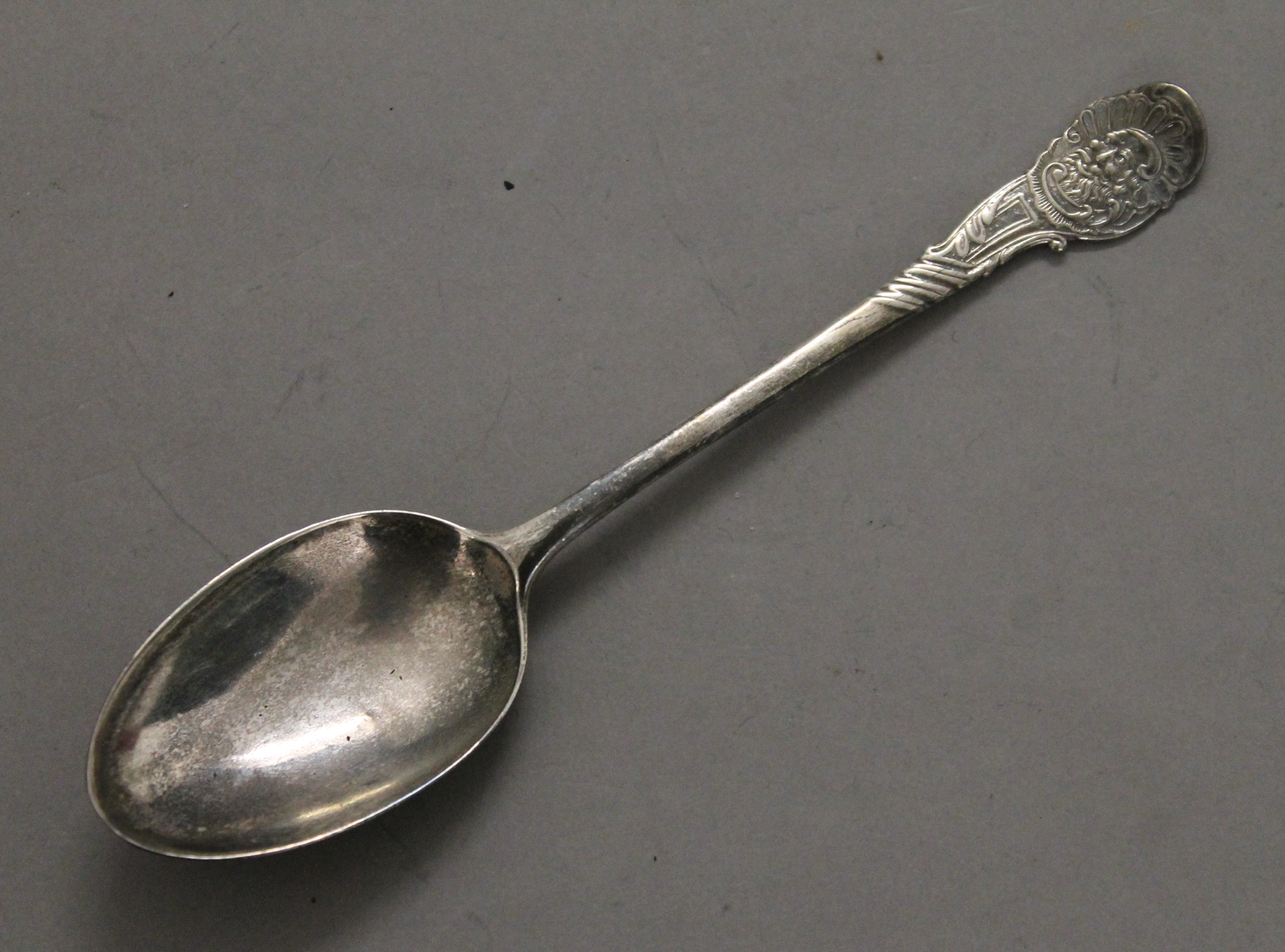 A cased silver Christening bowl and an associated spoon. The bowl 14 cm wide. 150 grammes. - Image 5 of 9