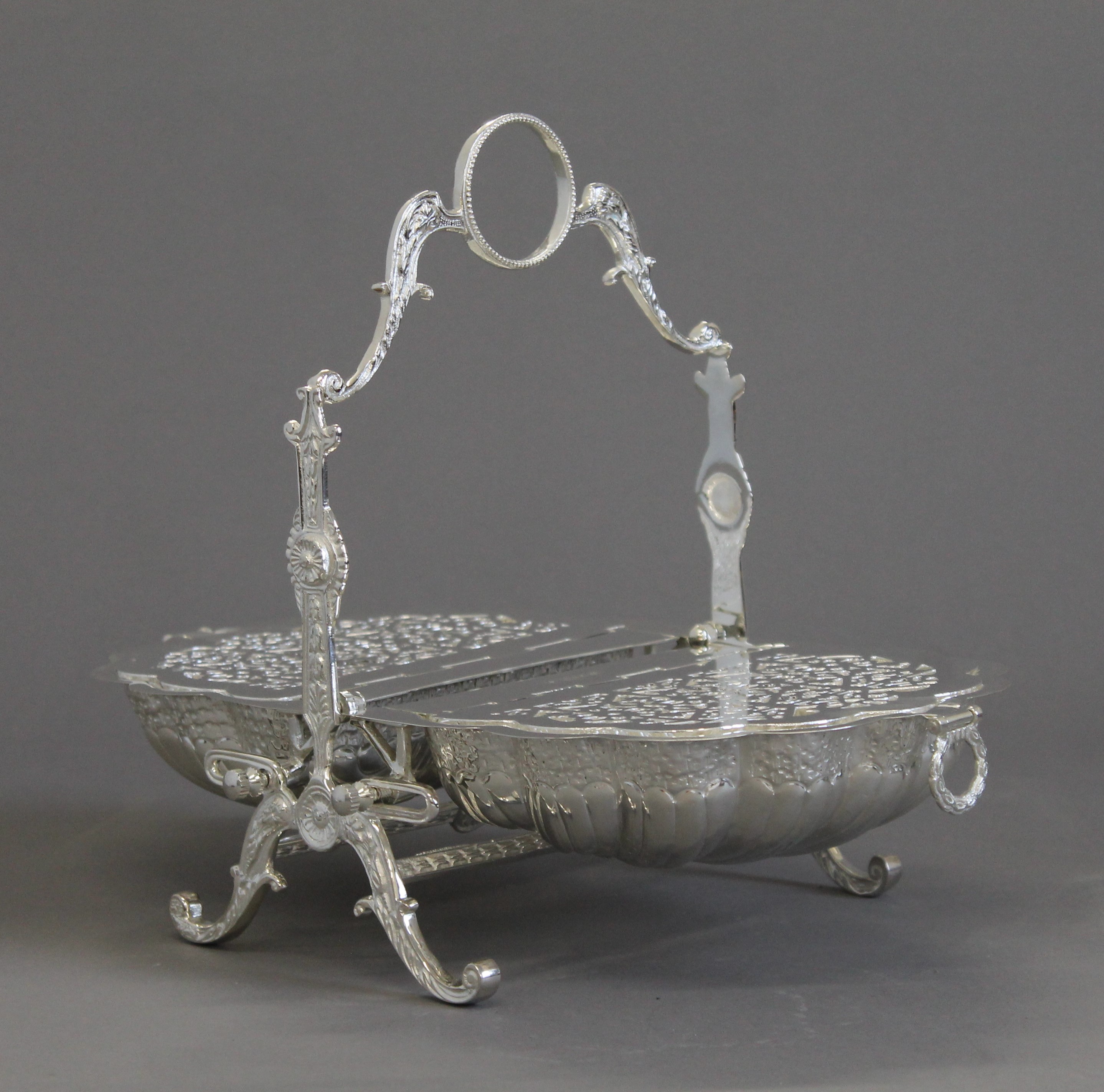 A silver plated shell biscuit barrel. 27 cm high. - Image 3 of 4