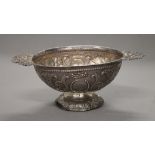 A Dutch silver porringer. 23.5 cm wide. 256 grammes.