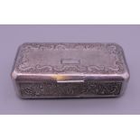 A Continental silver snuff box. 8 cm wide. 84.8 grammes.