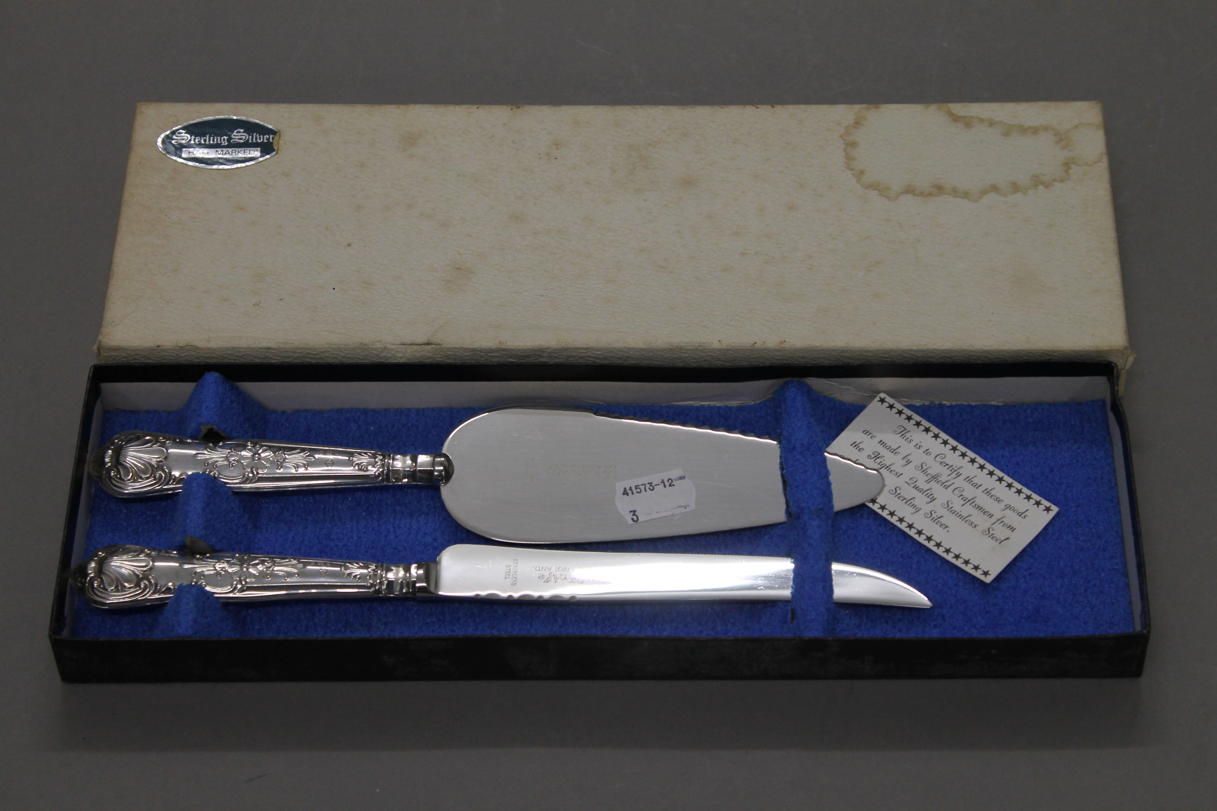 A cased silver plated cake knife inscribed for Huntley and Palmers, - Image 2 of 7