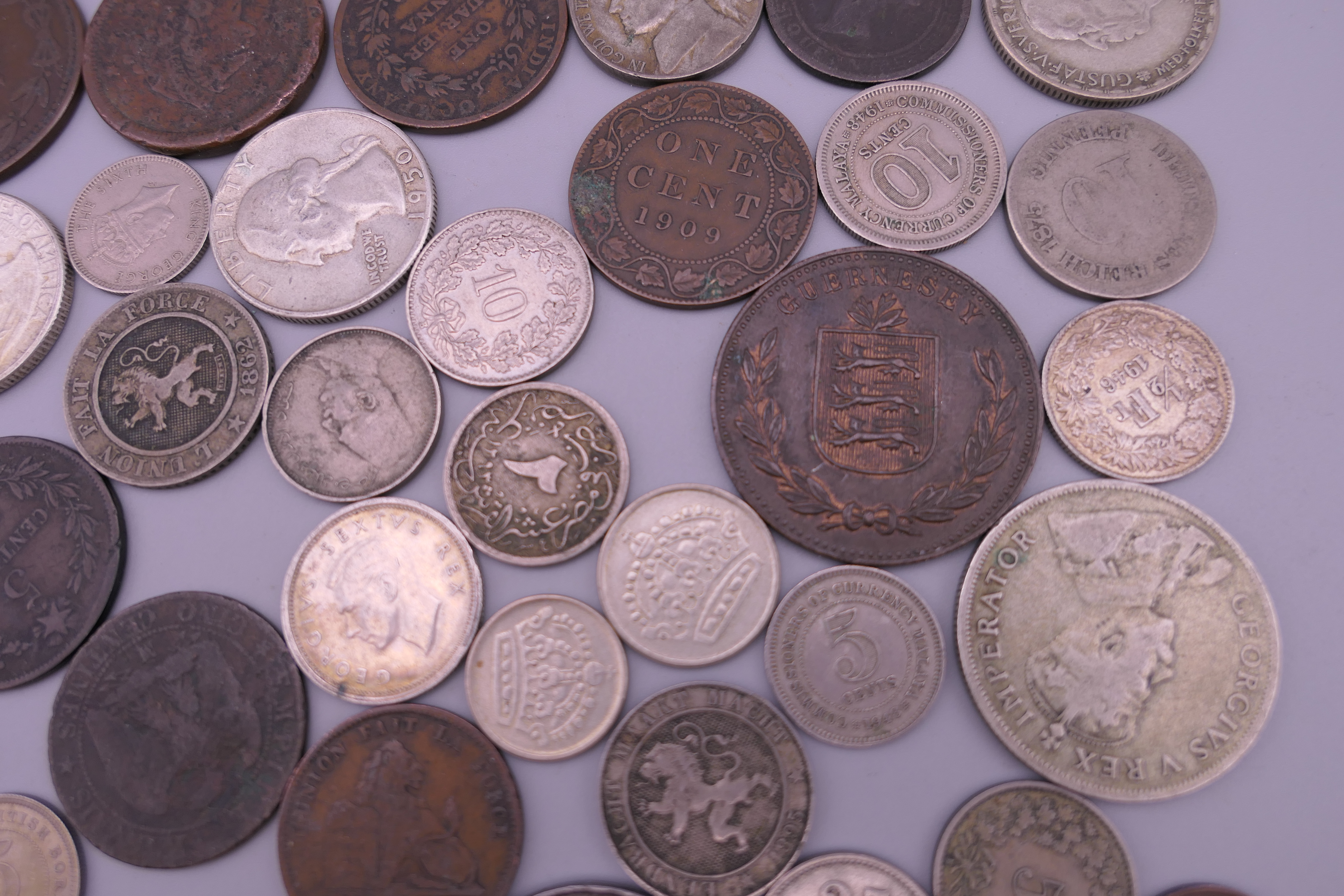 A bag of coins, including silver. - Image 4 of 8