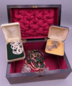 A box of various jewellery, including a 9 ct gold bar brooch,