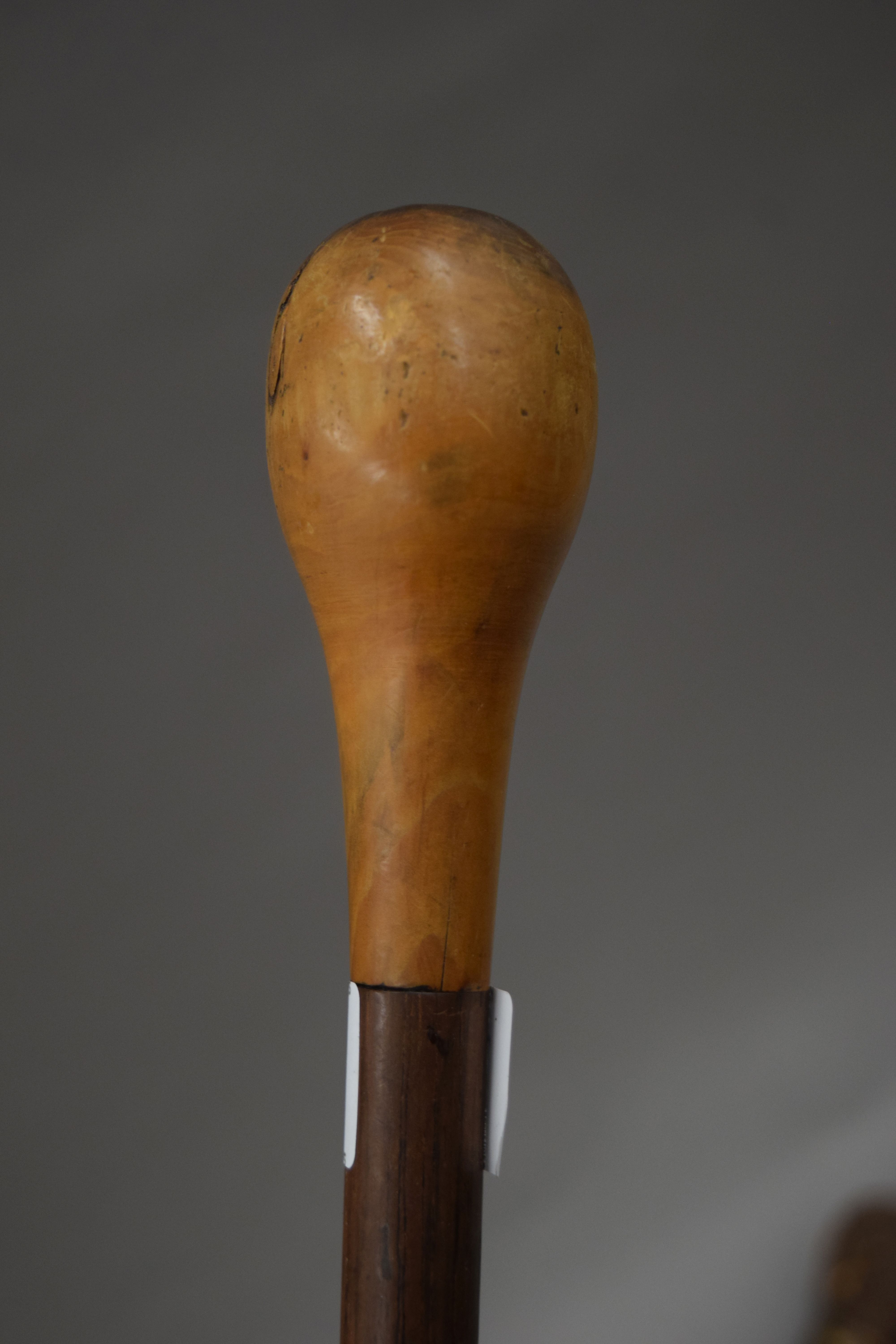A dogs head walking stick, a shooting stick and another walking stick. - Image 5 of 6