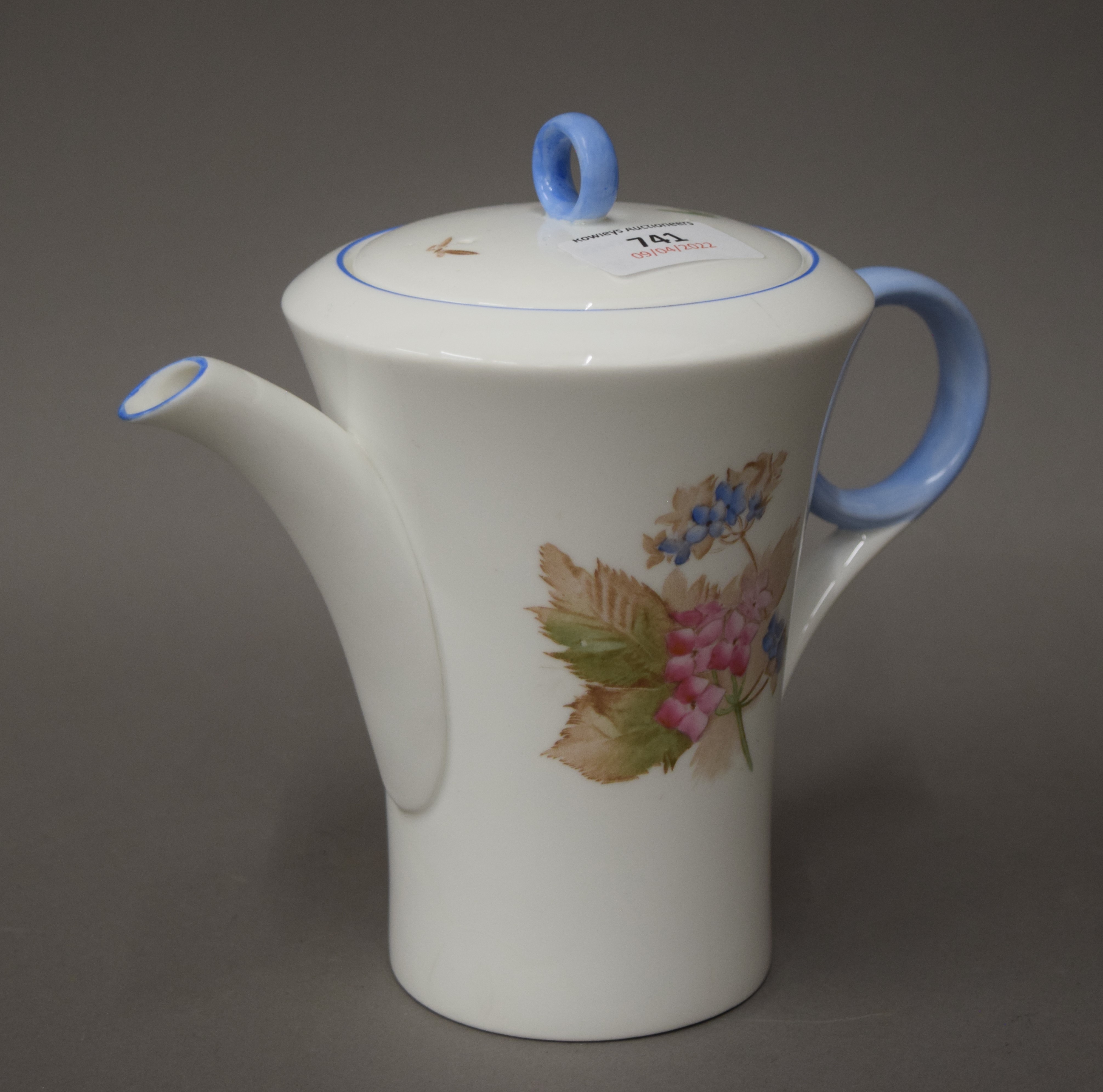 A quantity of Shelley bone china tea wares. - Image 9 of 14