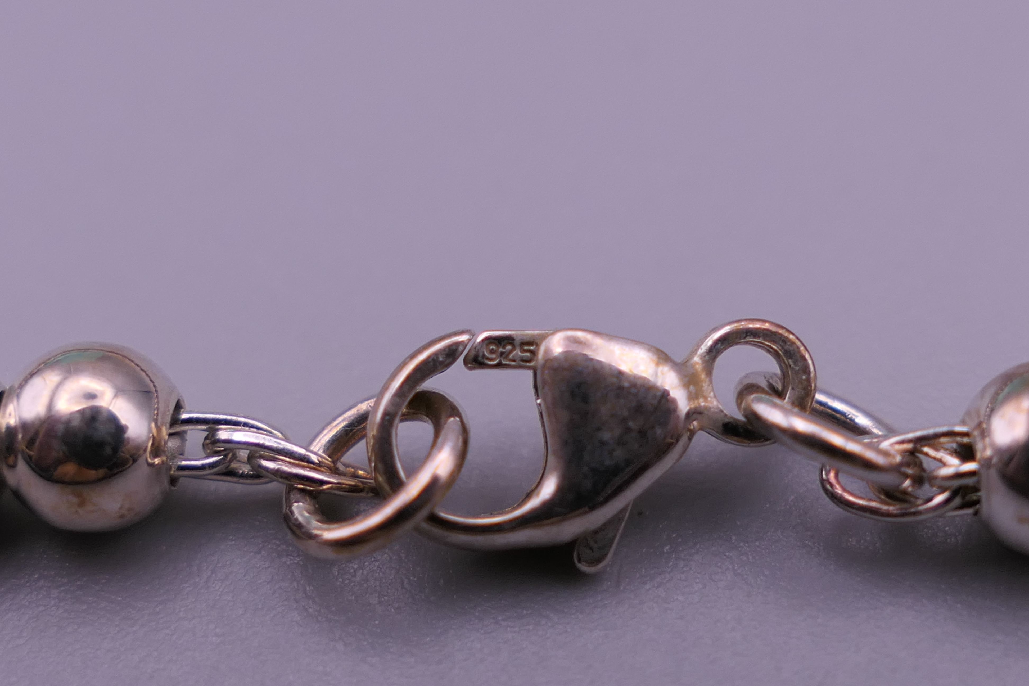 A Tiffany and Co silver bracelet. 5.6 grammes. 17.5 cm long. - Image 6 of 7