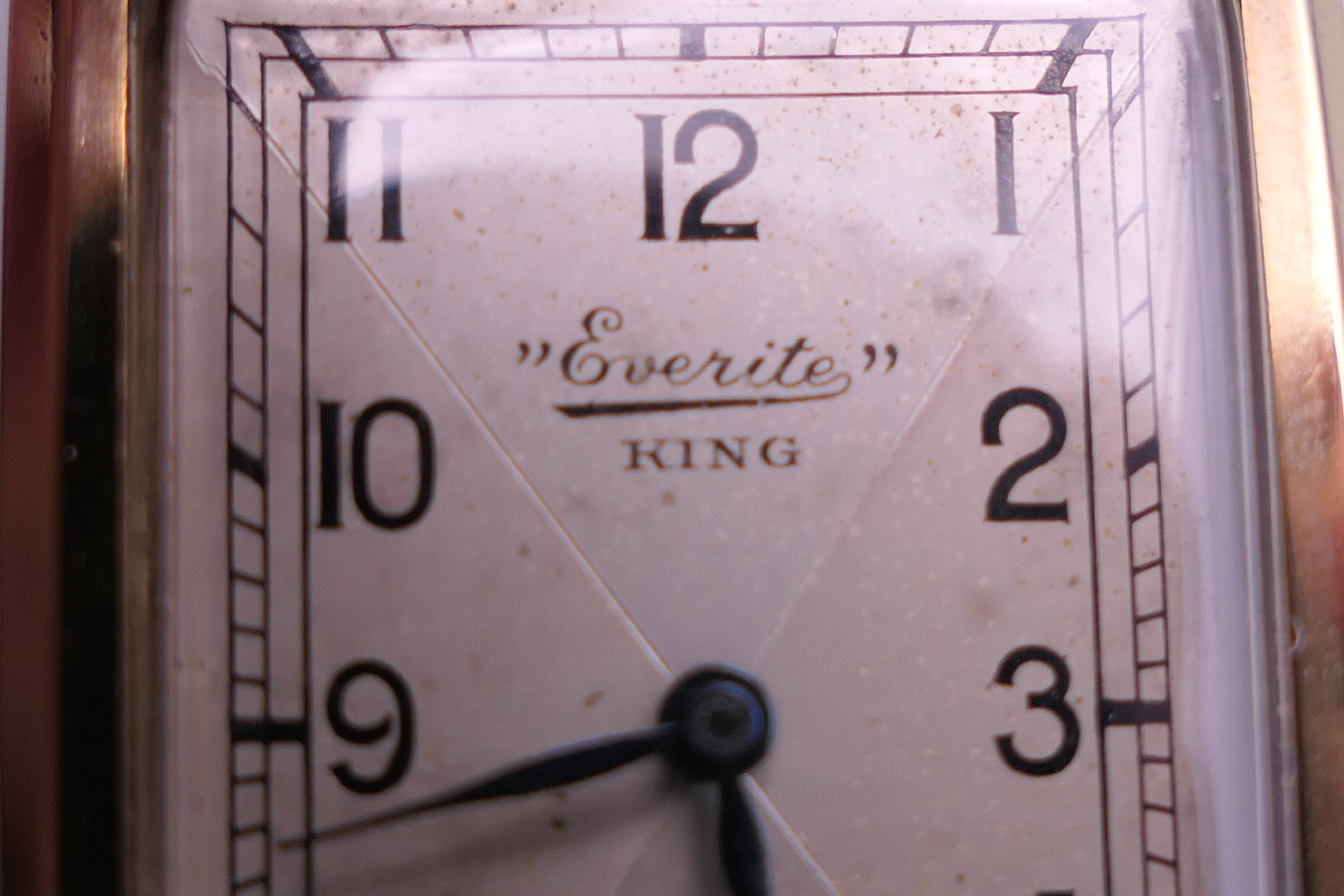 A vintage 9 ct gold Everite King wristwatch, in working order. - Image 6 of 7