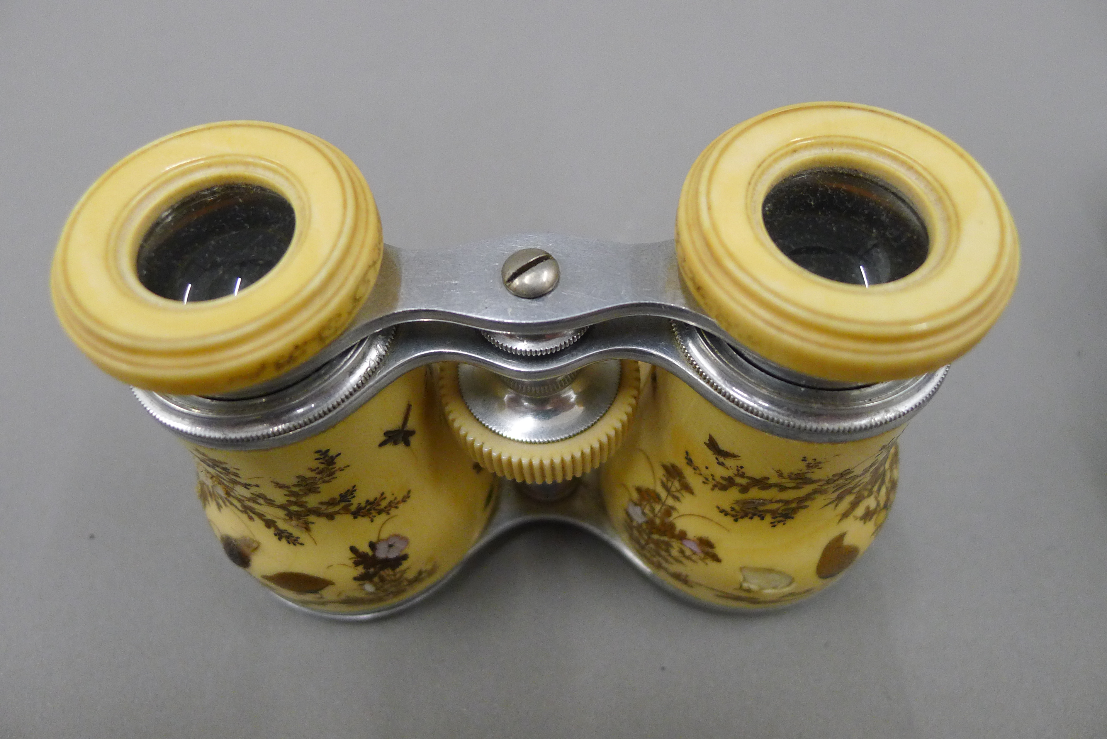 A cased pair of Victorian shibayama opera glasses. - Image 10 of 34