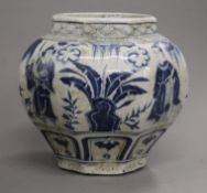 A Chinese blue and white porcelain pot. 23.5 cm high.