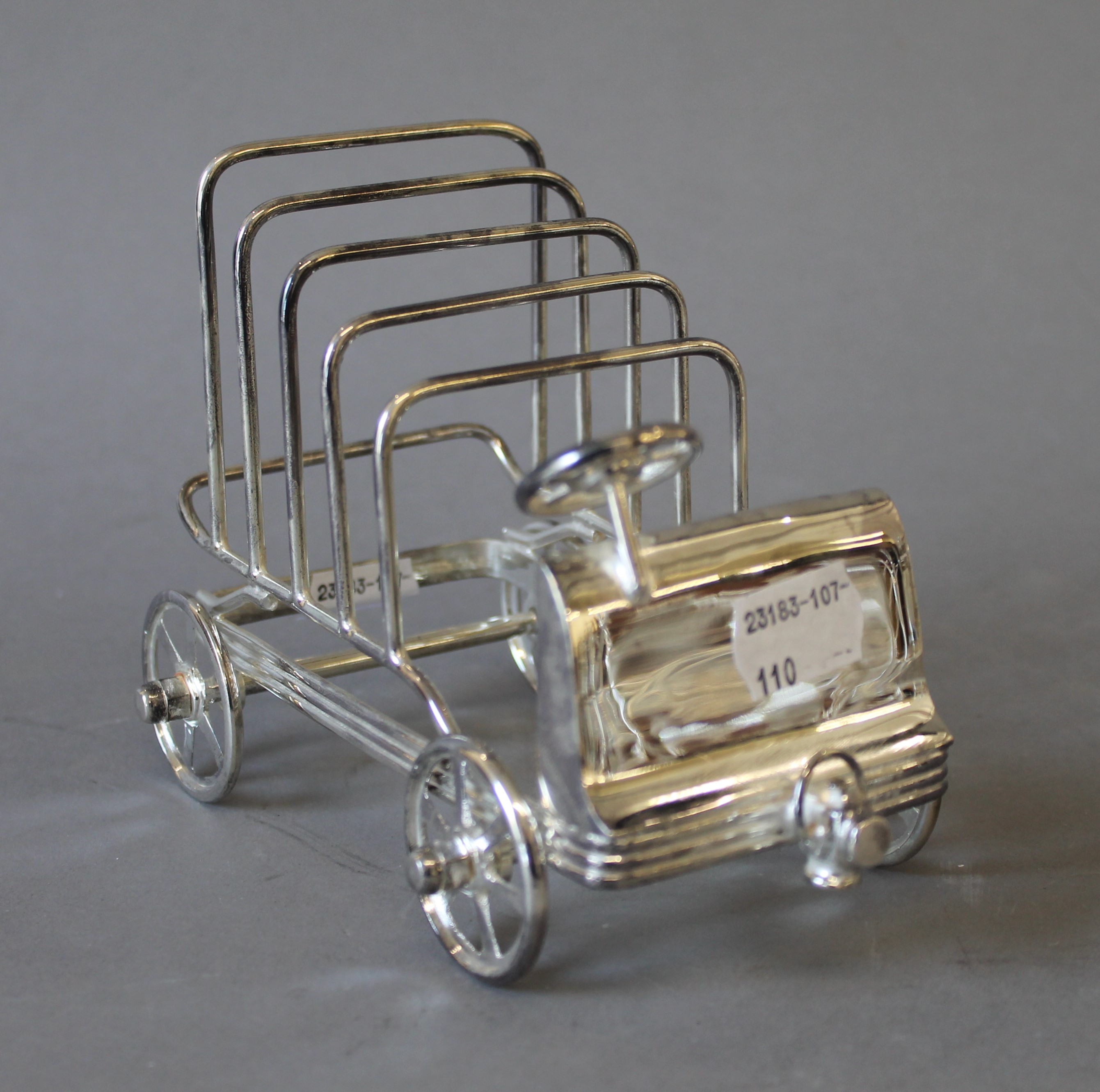 A silver plated vintage car form toast rack. 16 cm long. - Image 2 of 2