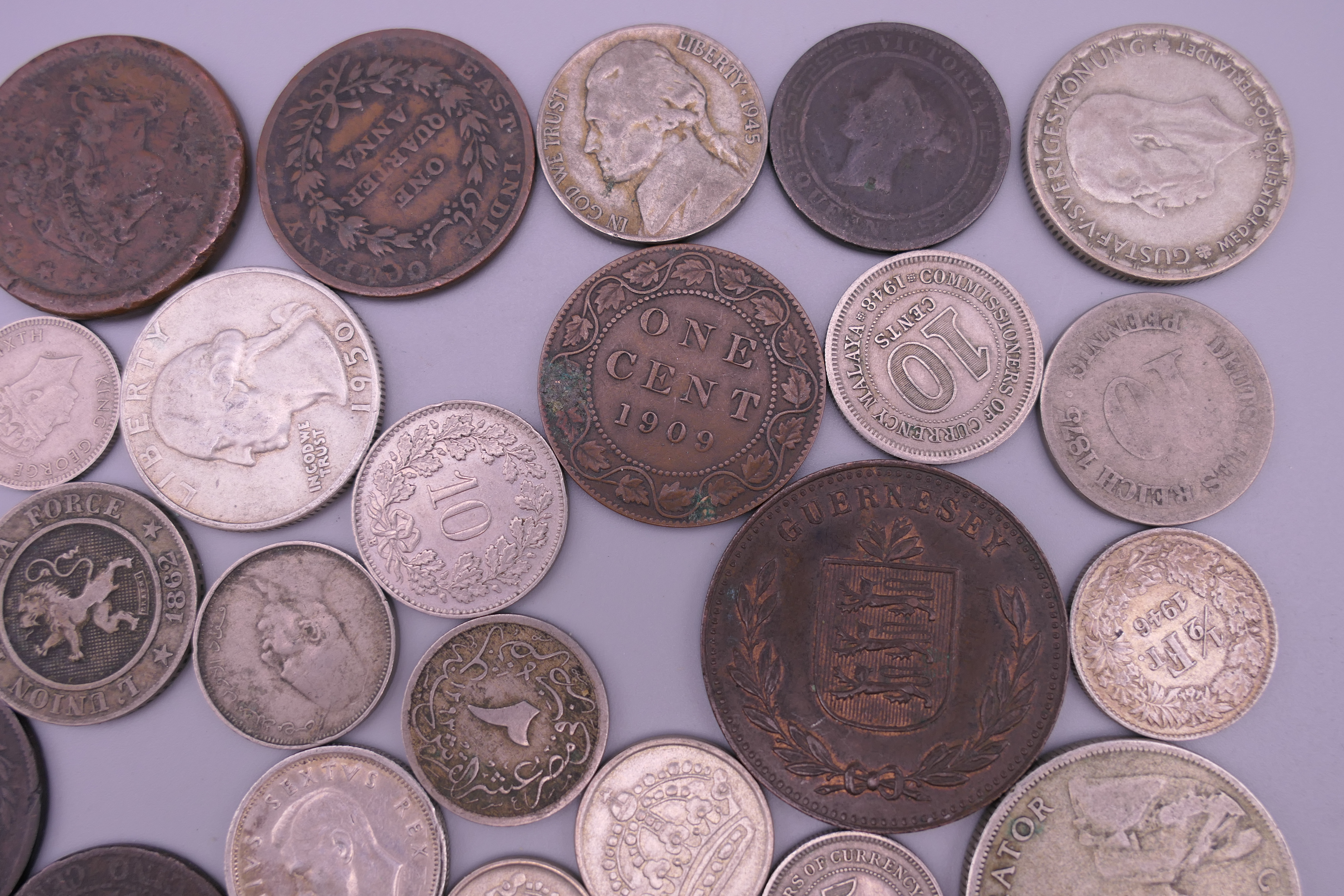 A bag of coins, including silver. - Image 8 of 8
