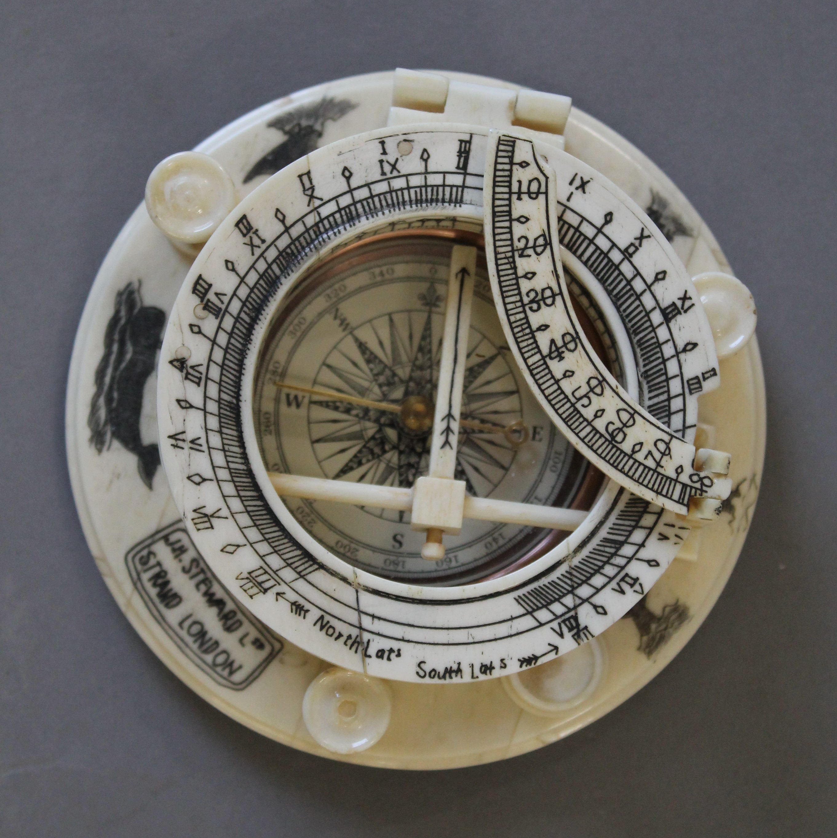 A bone compass. 10.25 cm diameter. - Image 2 of 2