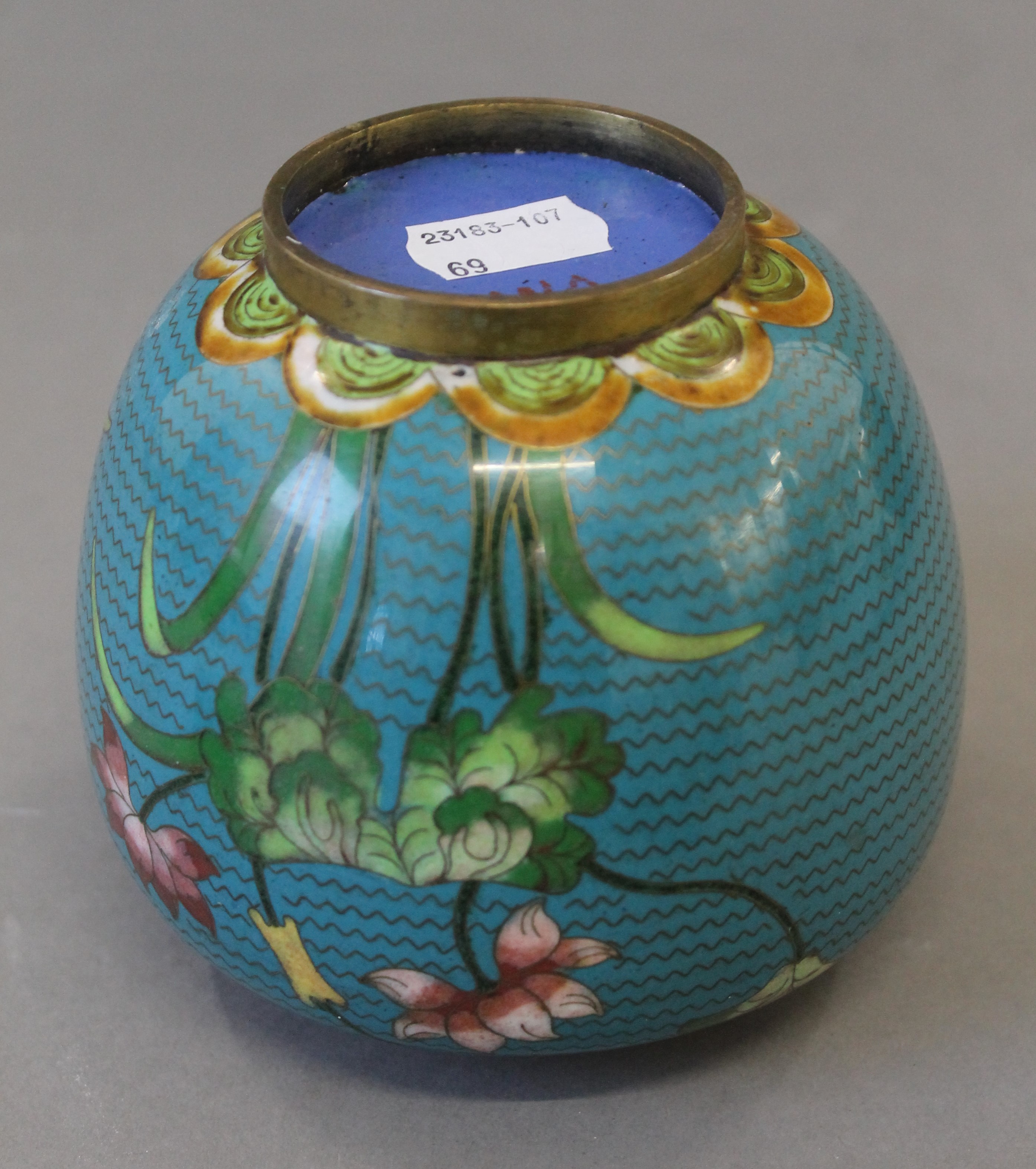 A cloisonne lidded ginger jar. 12 cm high. - Image 5 of 6