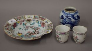 A small quantity of 18th century Chinese ceramics.