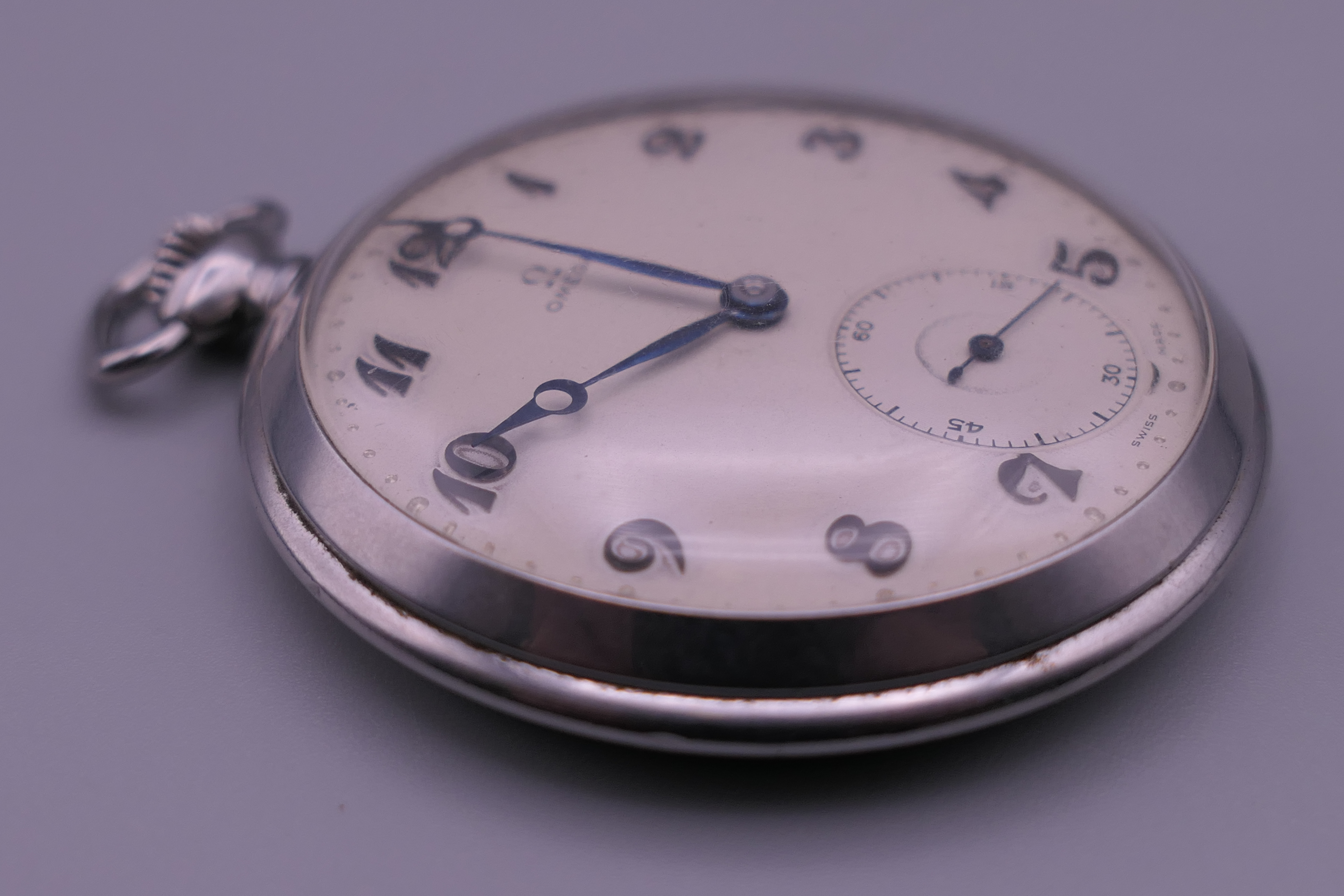 An Omega gentleman's pocket watch. 5 cm diameter. - Image 4 of 4