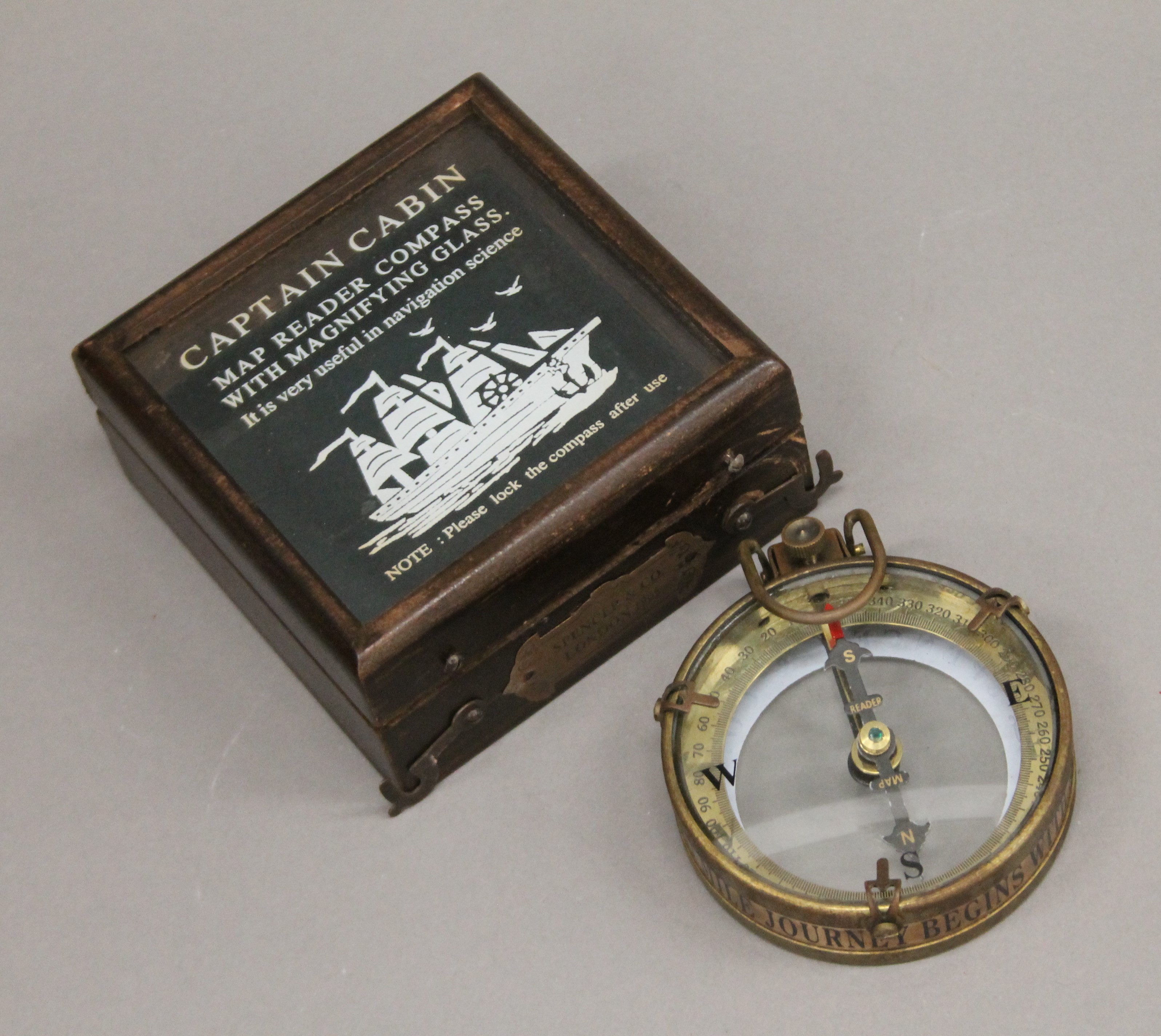 A boxed compass. - Bild 2 aus 2