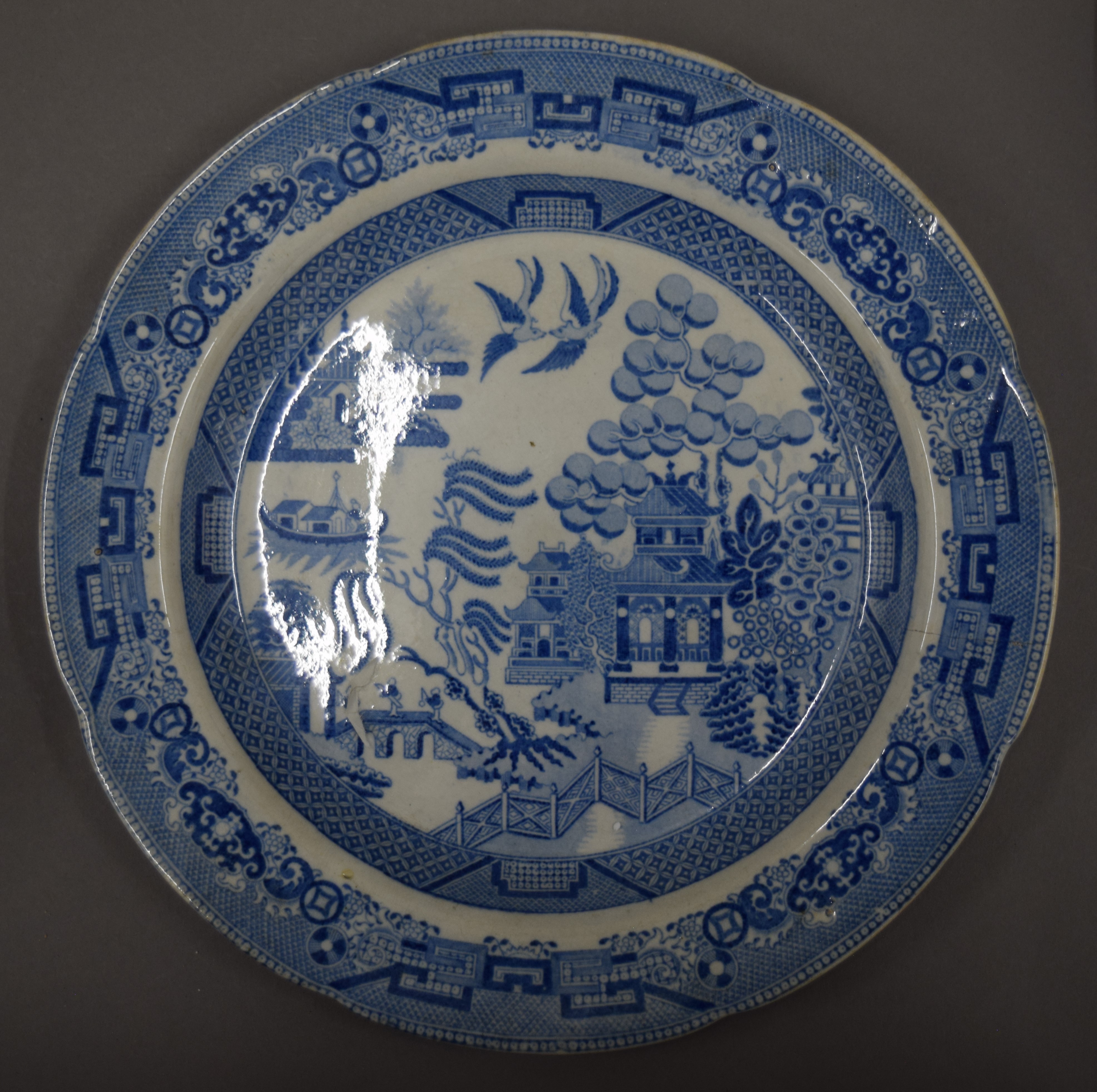 A small quantity of blue and white porcelain. - Image 15 of 15