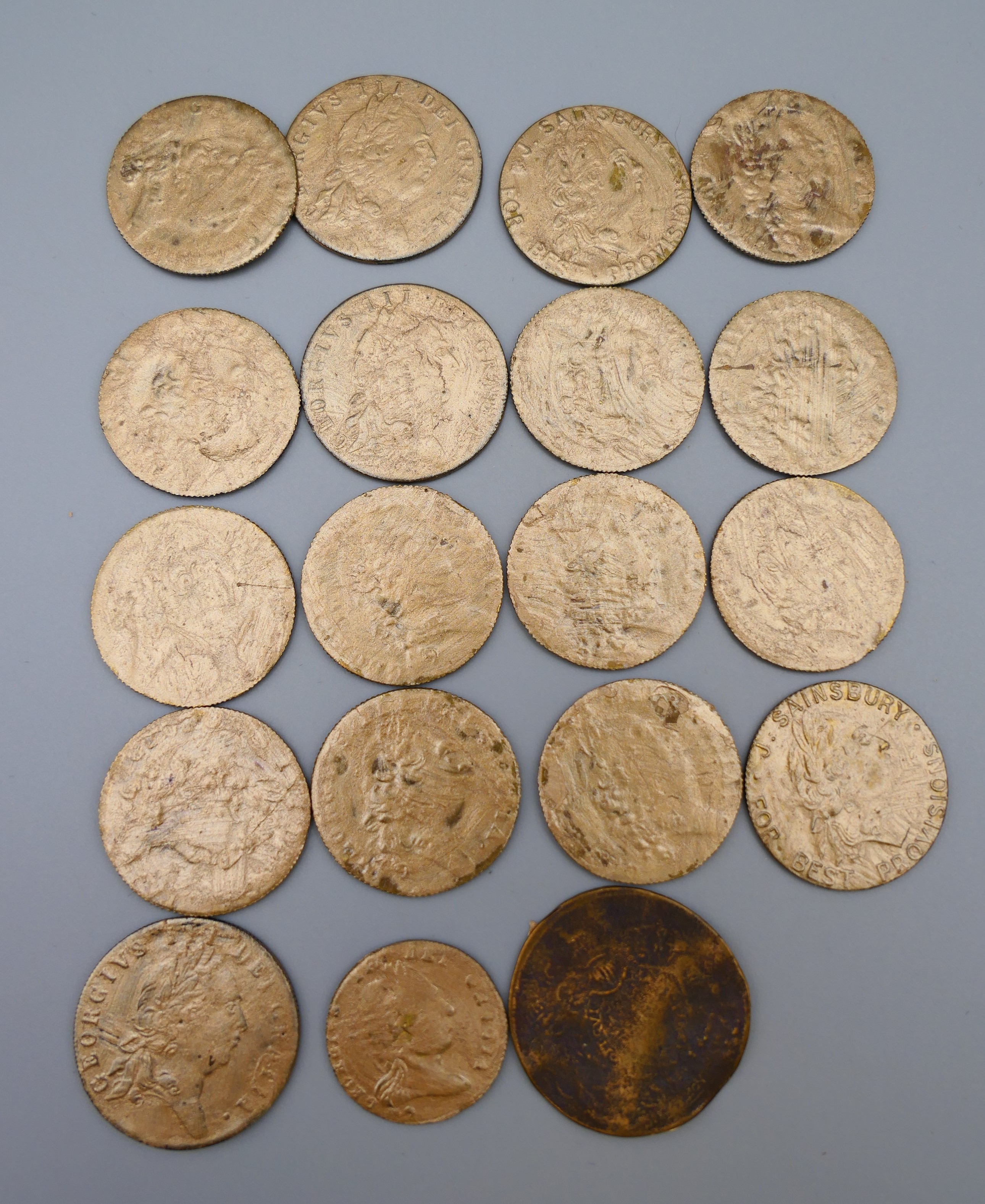 Nineteen gaming tokens. Mostly approximately 2.5 cm diameter. - Image 3 of 4