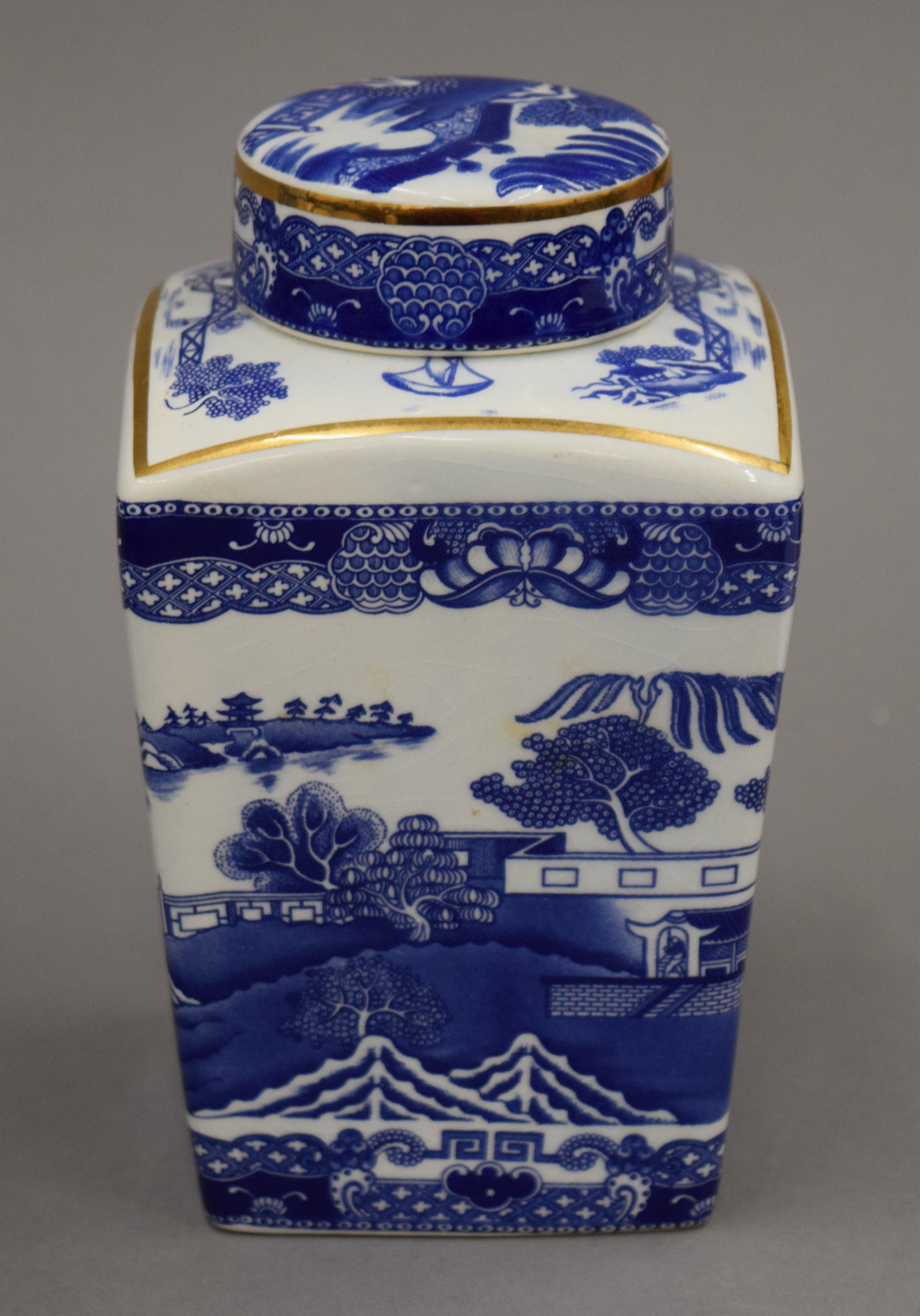 A small quantity of blue and white porcelain. - Image 3 of 15