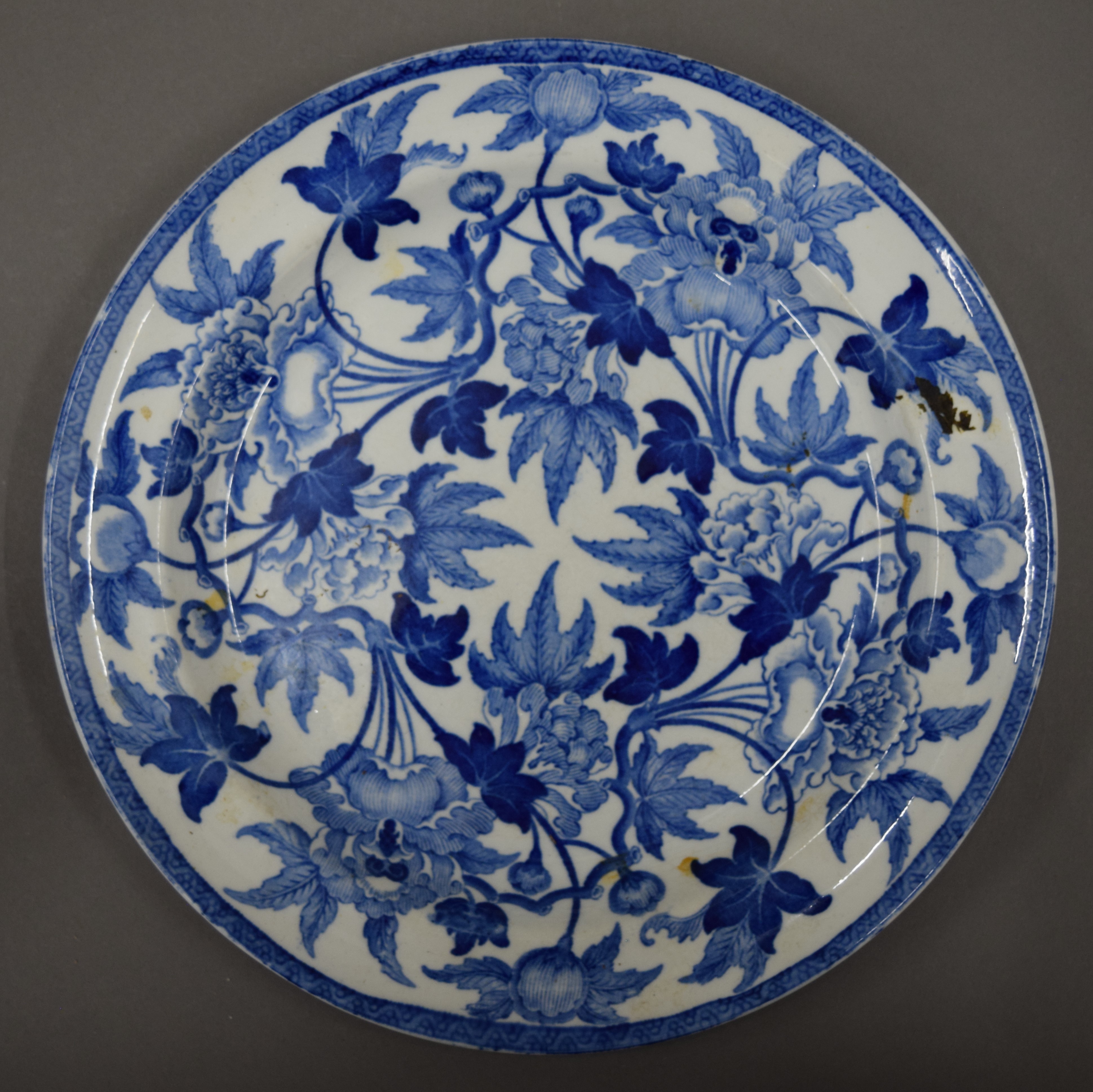 A small quantity of blue and white porcelain. - Image 14 of 15