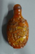 A Chinese snuff bottle. 8.5 cm high.