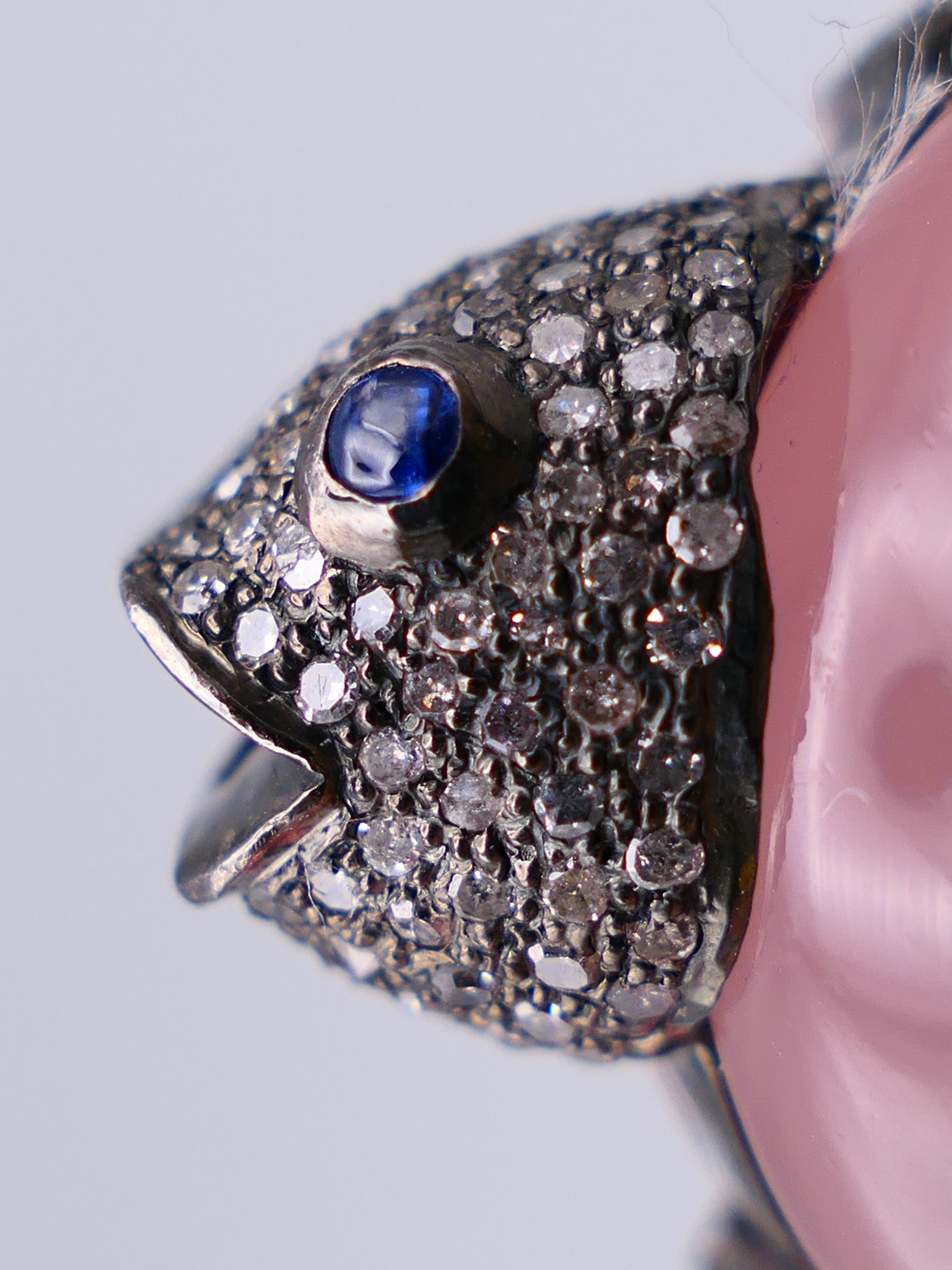 A silver, diamond and rose quartz fish form brooch. 5 cm long x 4.5 cm high. - Image 8 of 8