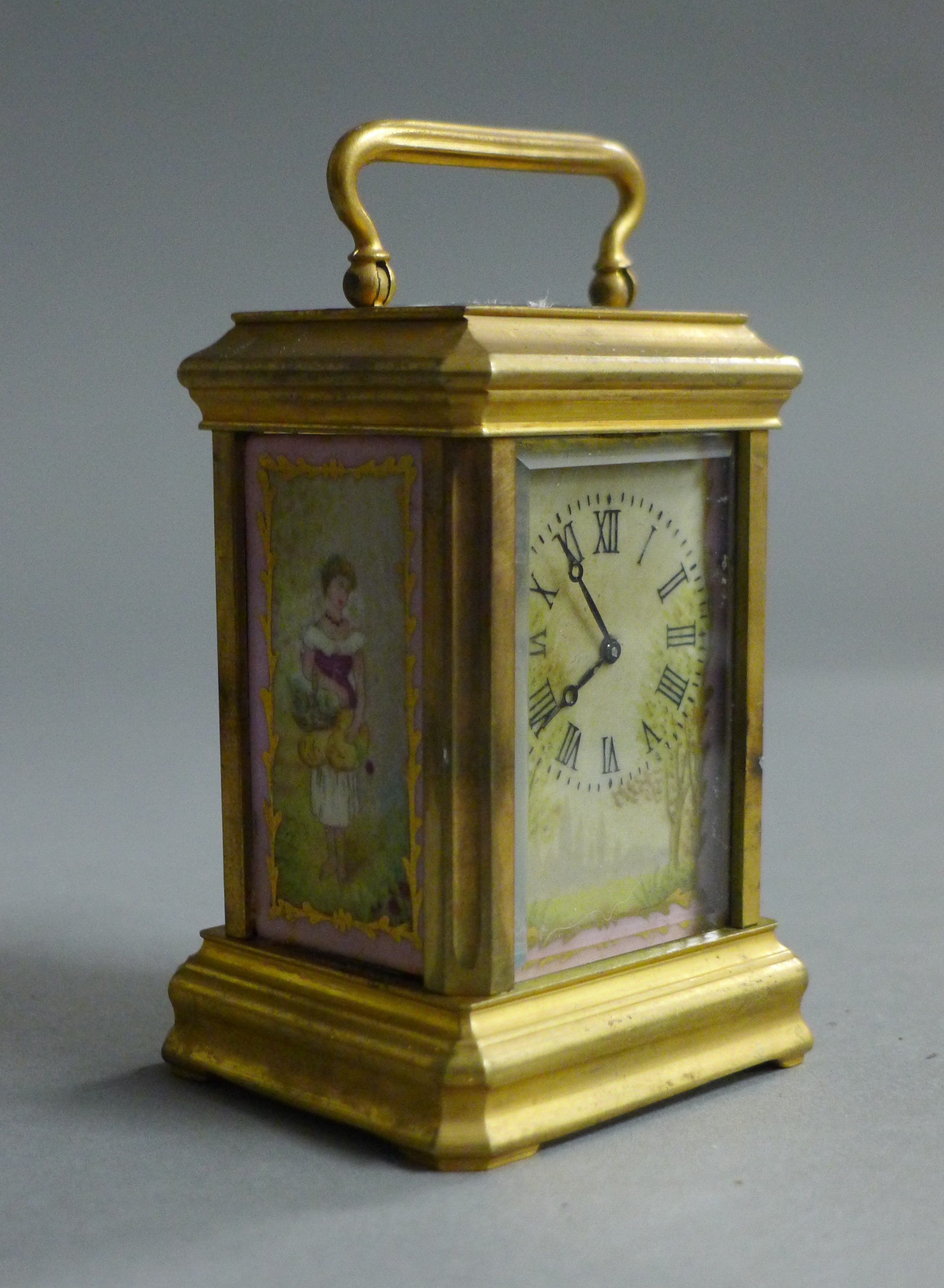 A miniature carriage clock set with porcelain panels. 9 cm high. - Image 2 of 6