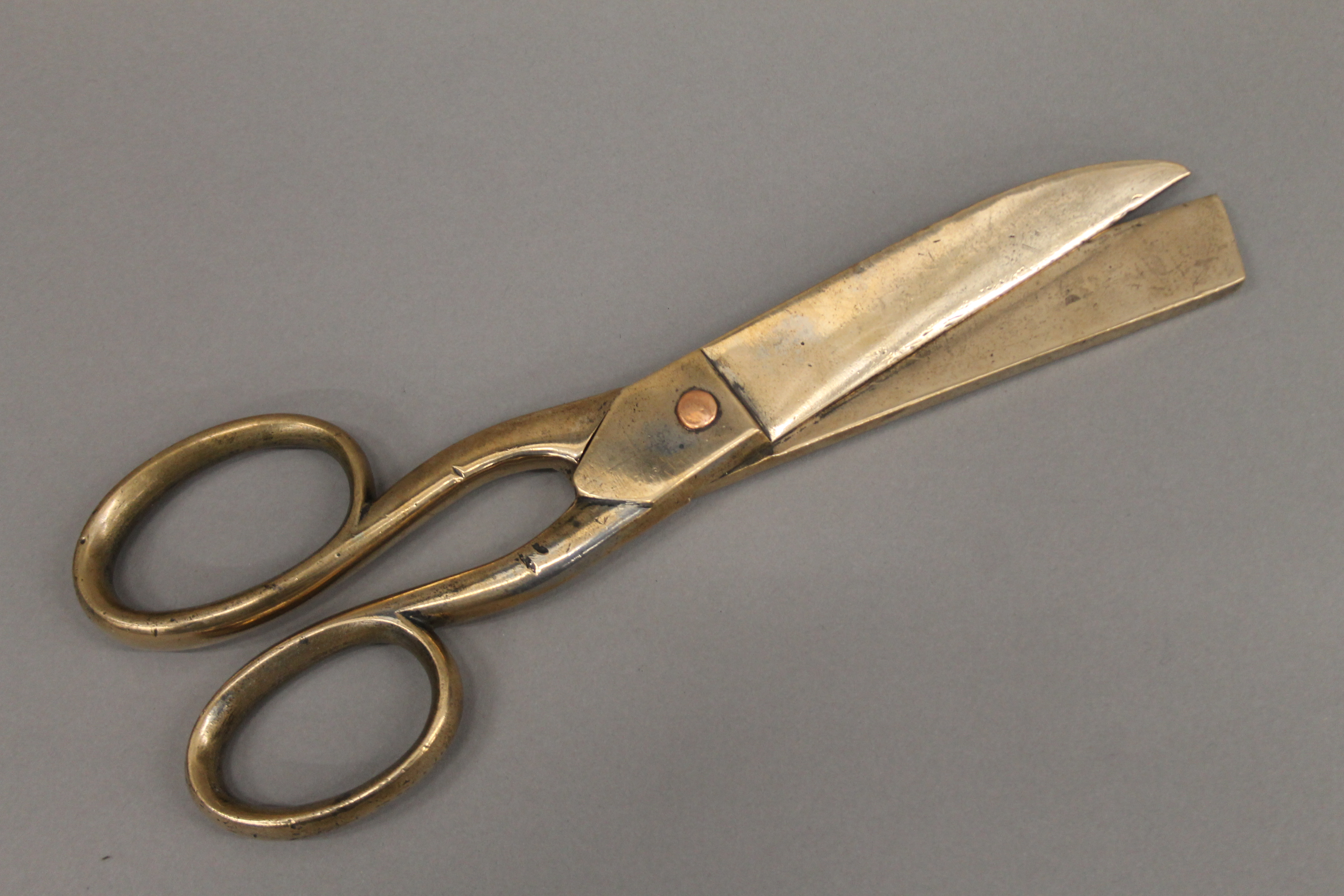 Three large tailors scissors and two pairs of bronze scissors. - Image 8 of 8