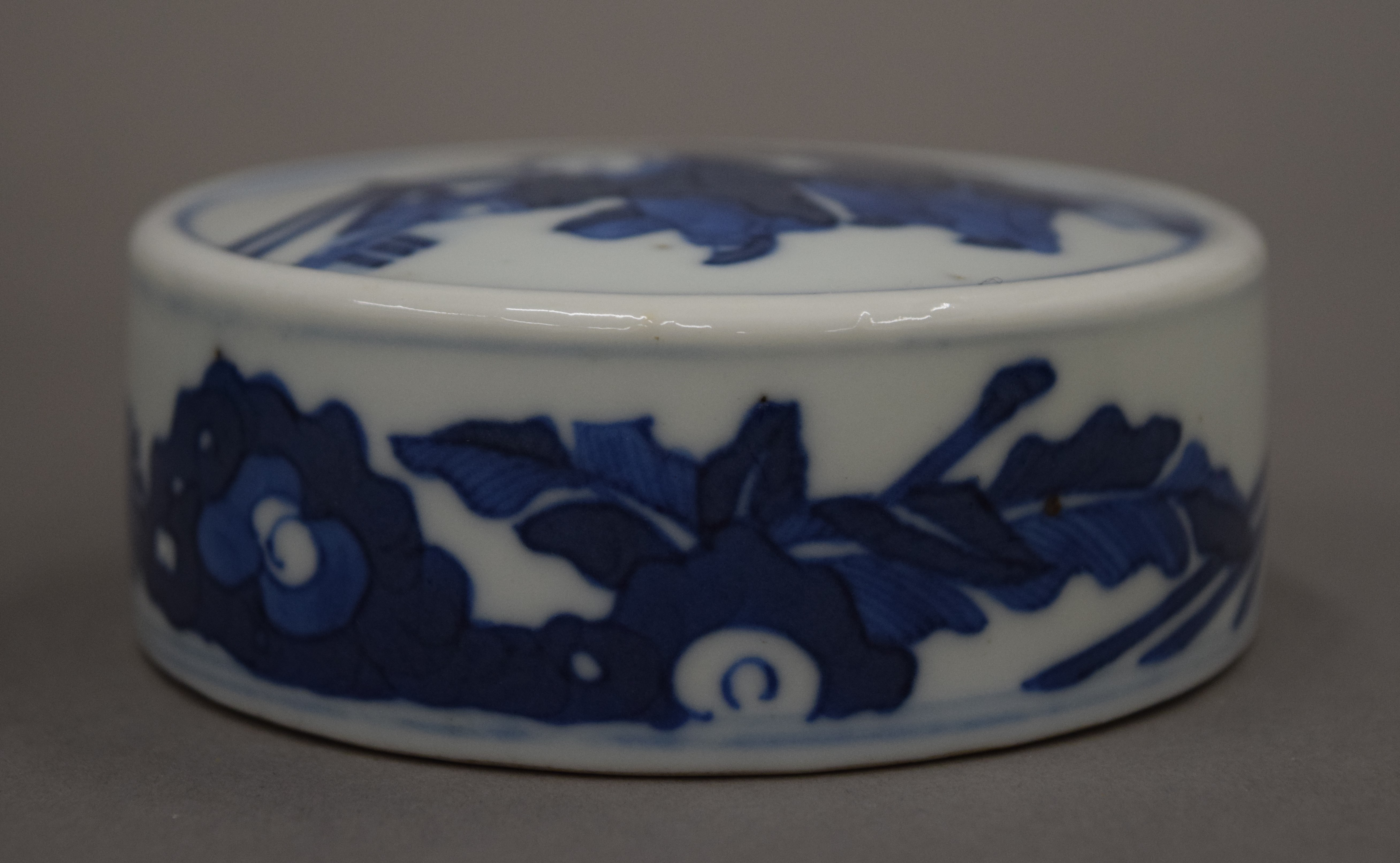 A 19th century Chinese porcelain ginger jar mounted on a wooden stand. - Image 5 of 9