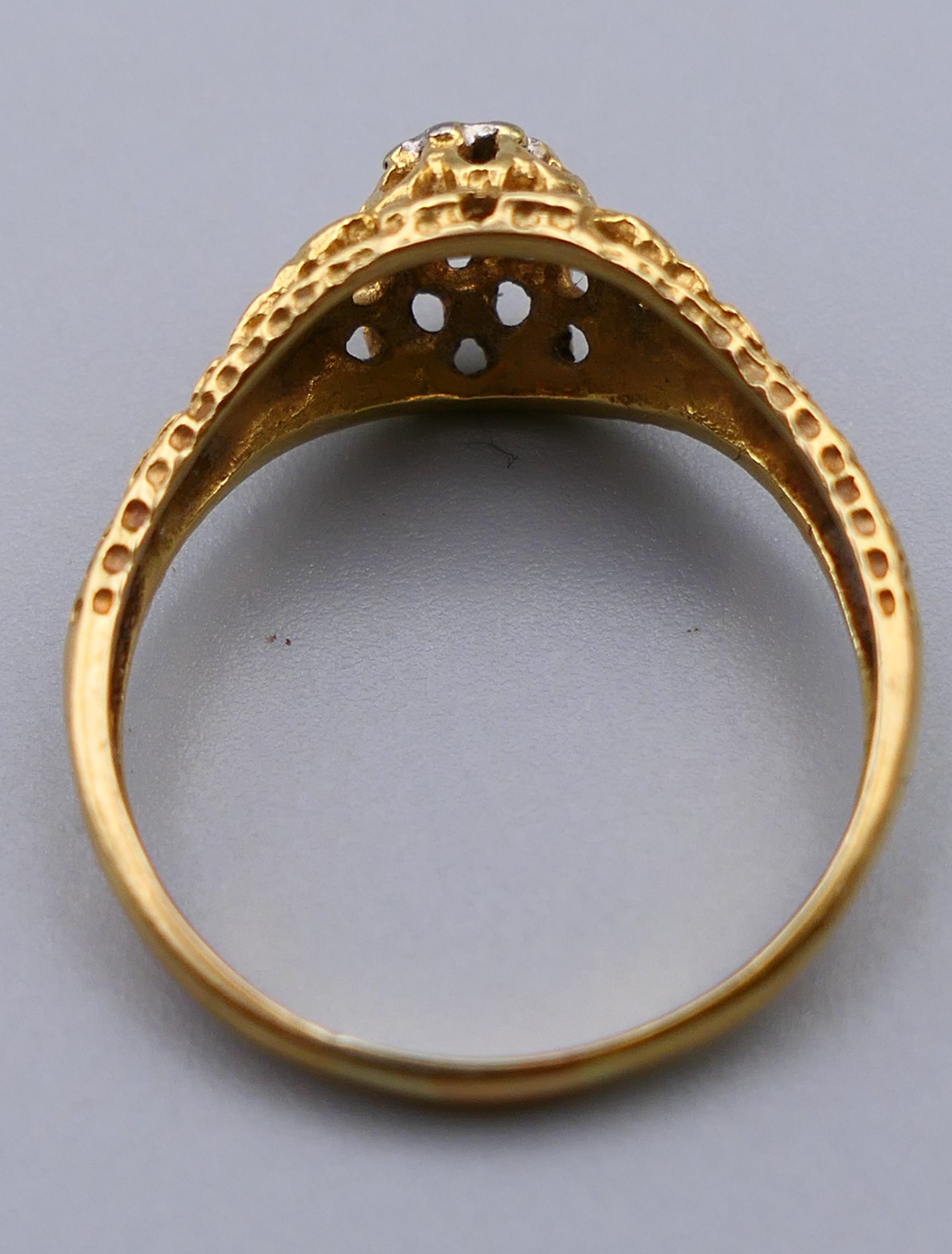 An 18 ct gold and diamond solitaire ring. Ring size Q/R. 3.7 grammes total weight. - Image 3 of 5