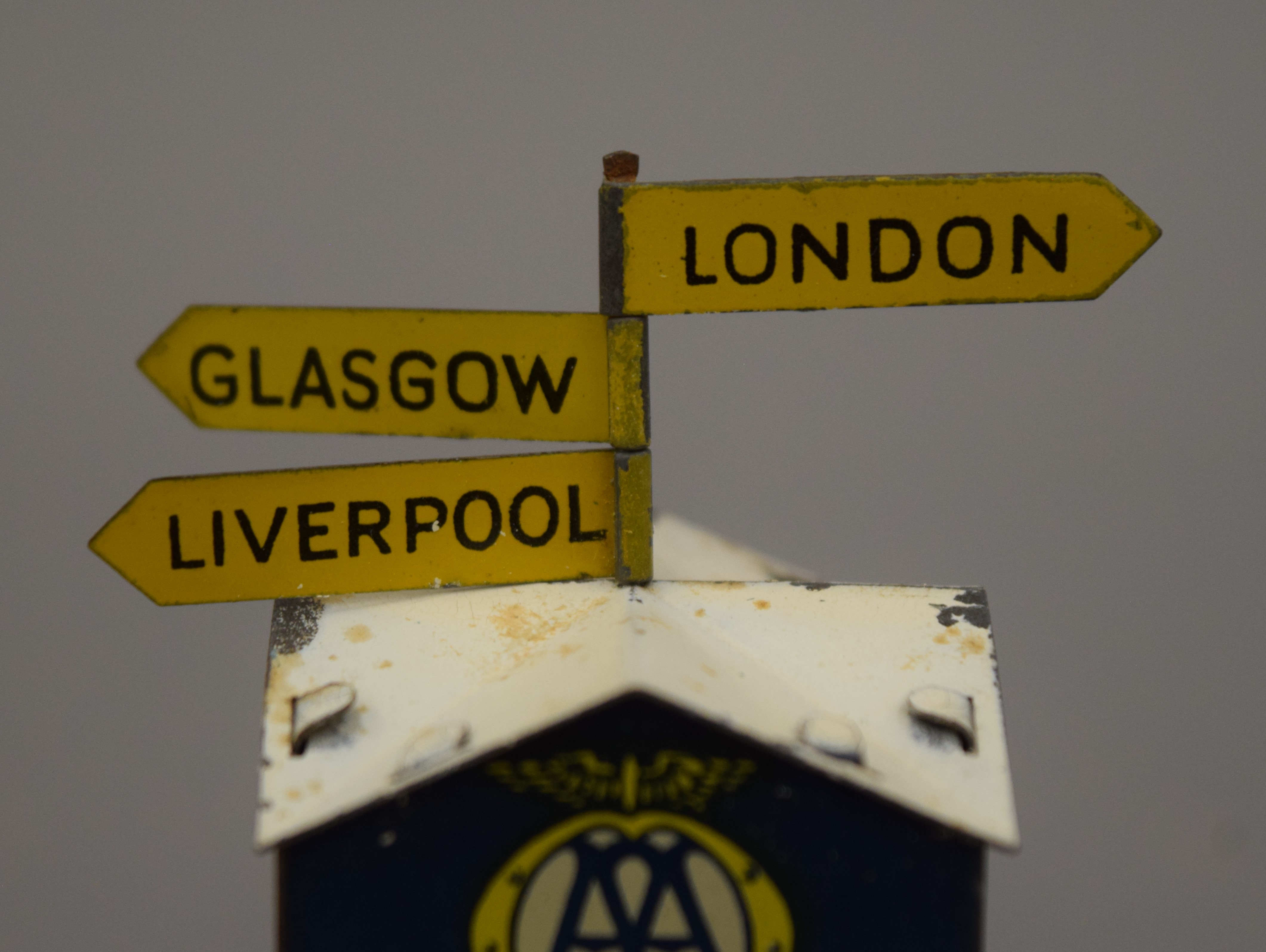 A four-piece Dinky AA set, comprising of a kiosk, a motorbike and sidecar, - Image 6 of 6