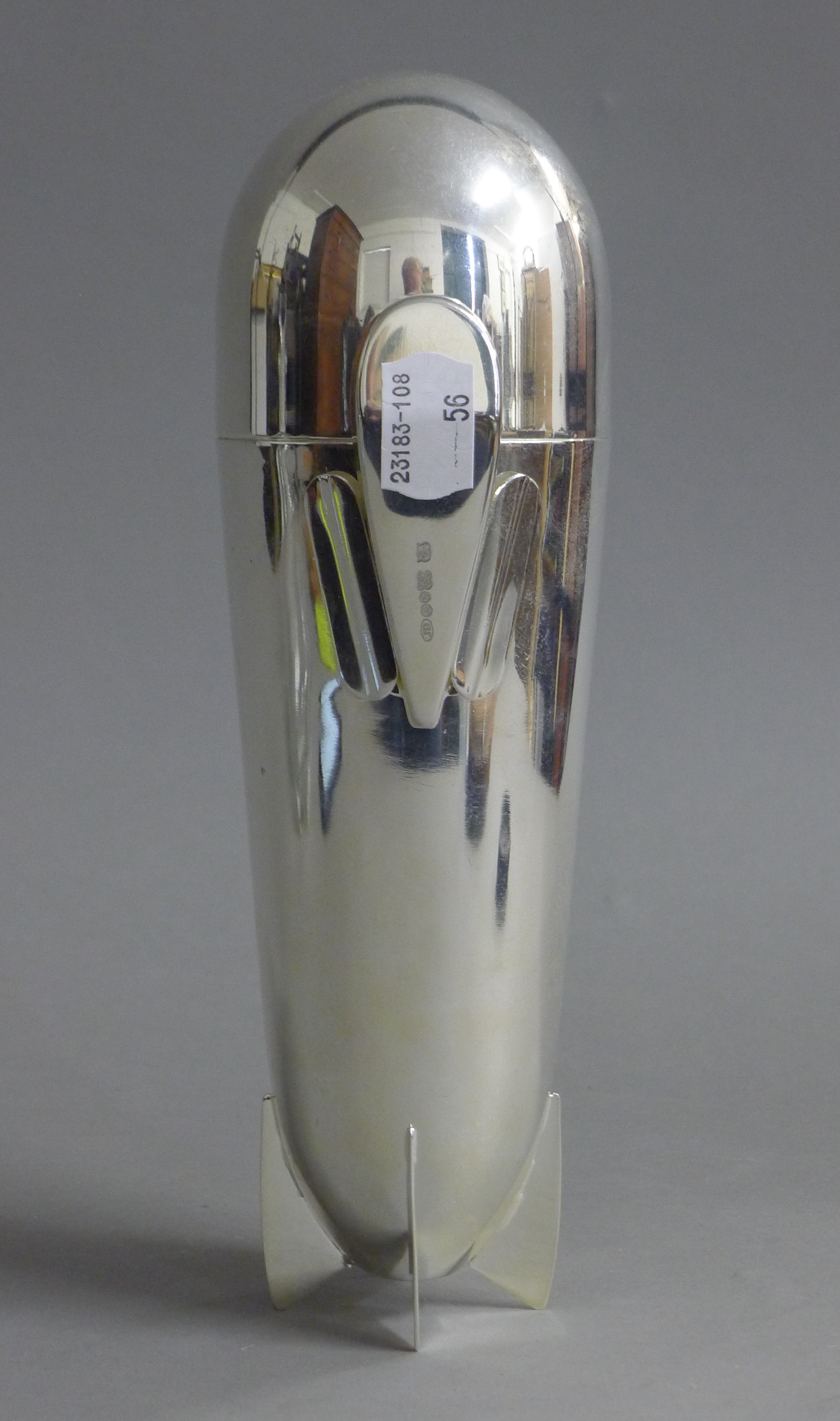A silver plated Zeppelin form cocktail shaker. 23 cm high. - Image 2 of 3