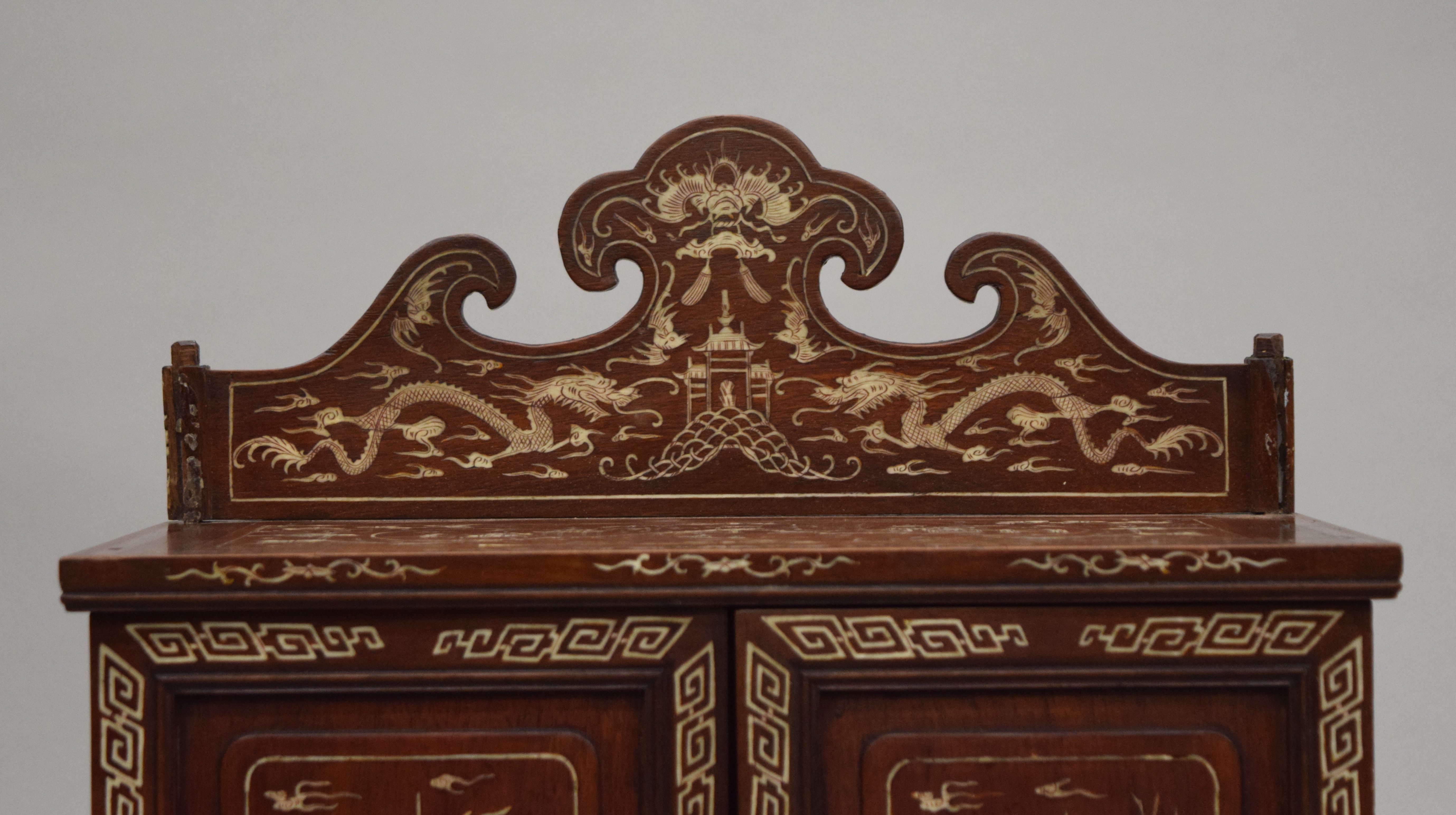 An early 20th century Chinese ivory and wooden inlaid table cabinet. 40.5 cm wide. - Image 3 of 16