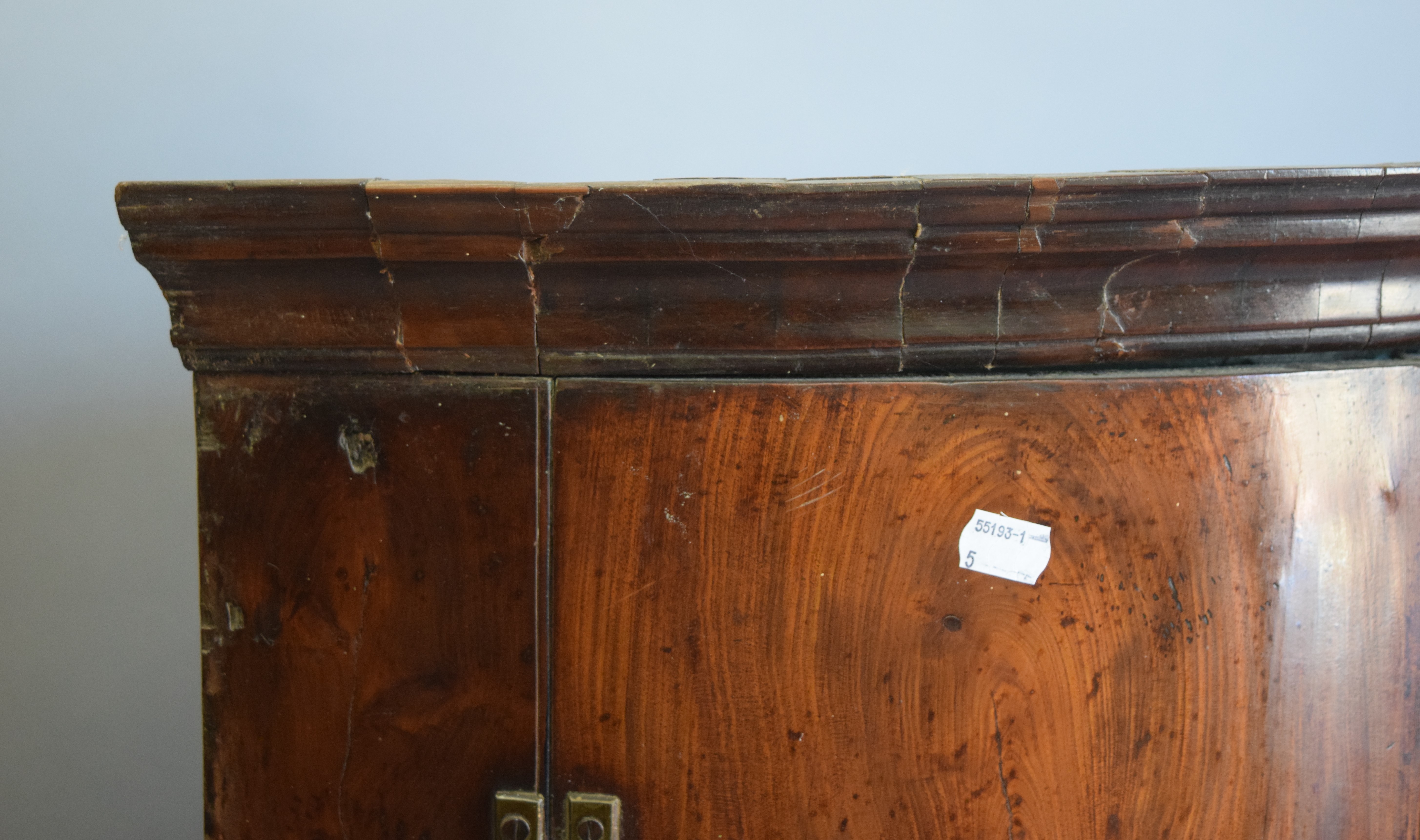 A George III mahogany corner cupboard. 71.5 cm wide. - Image 2 of 3