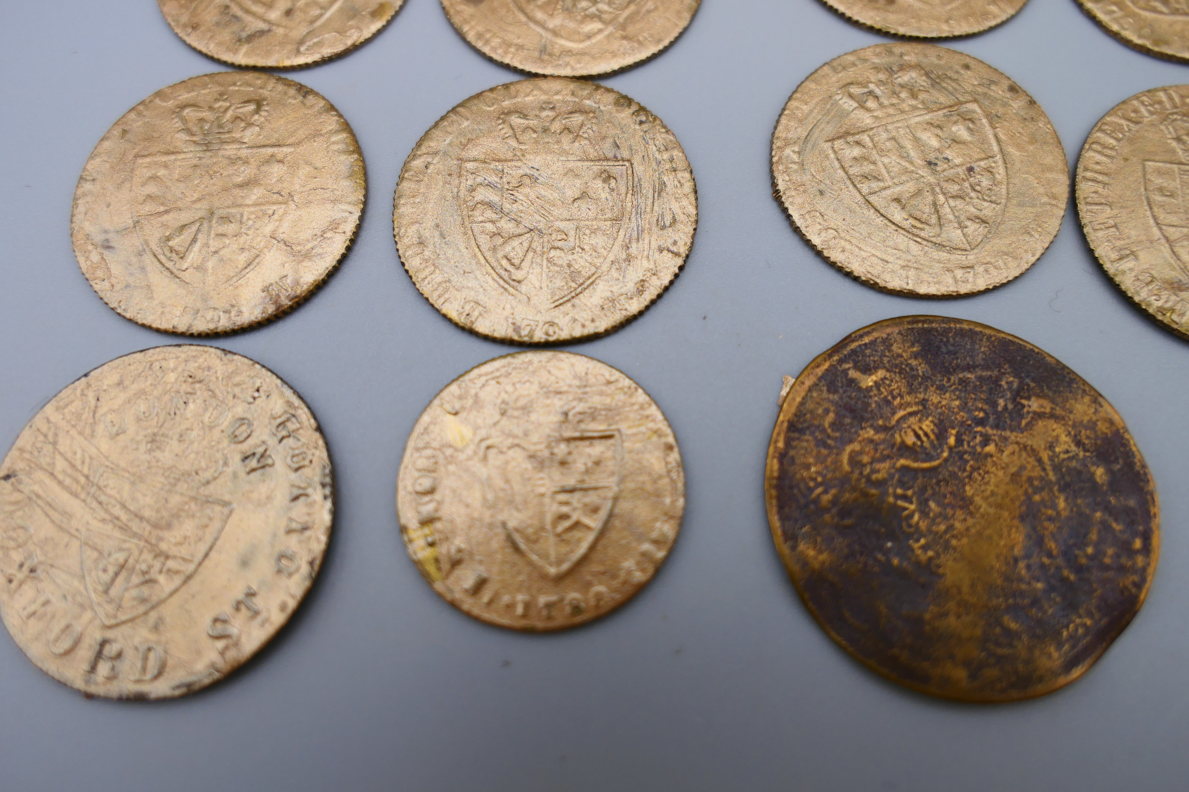 Nineteen gaming tokens. Mostly approximately 2.5 cm diameter. - Image 2 of 4