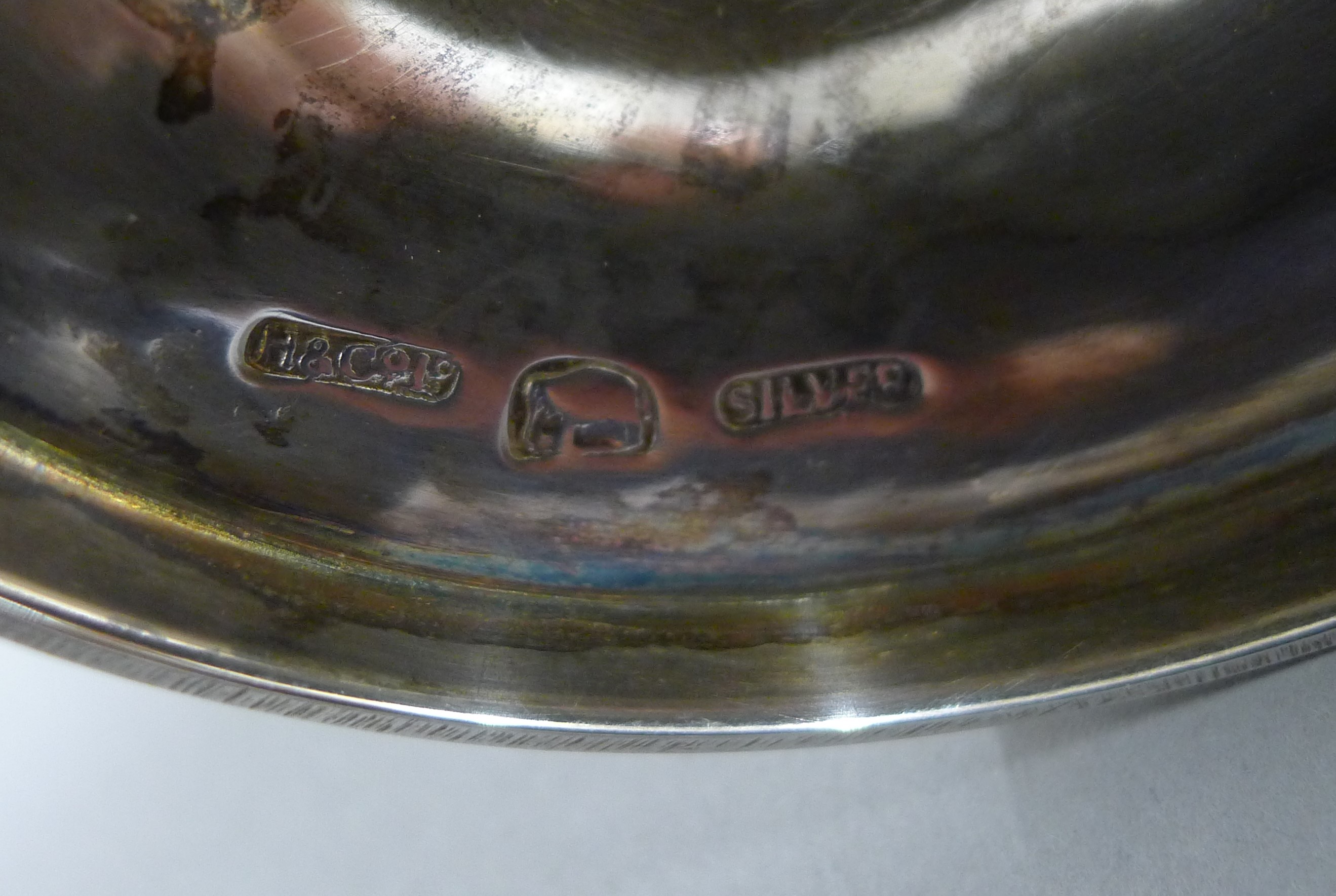 An Indian silver Merchants Golf Cup trophy, Calcutta 1935. 14 cm high. 308 grammes. - Image 7 of 7