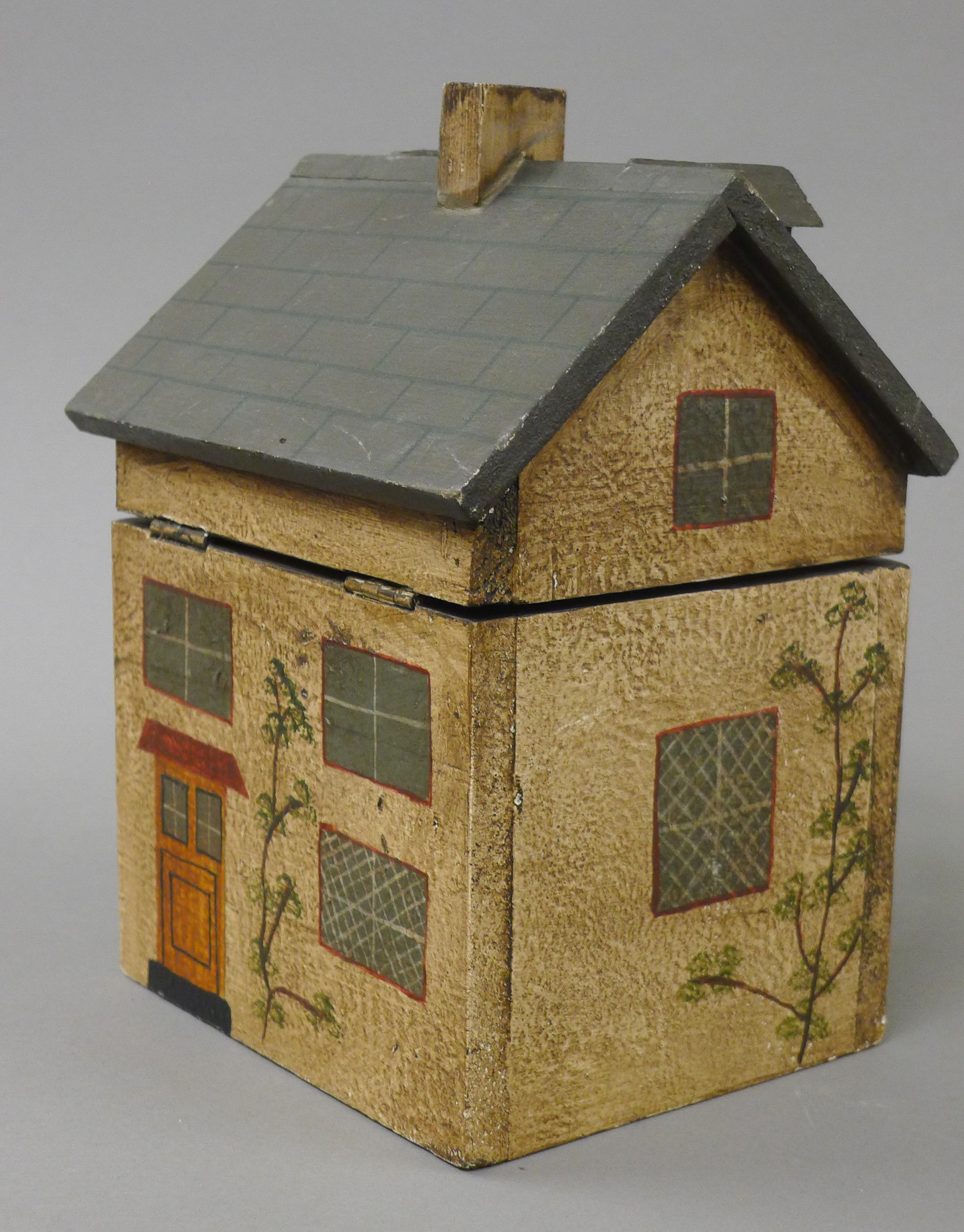 A house formed painted wooden box. 21 cm high. - Image 3 of 4