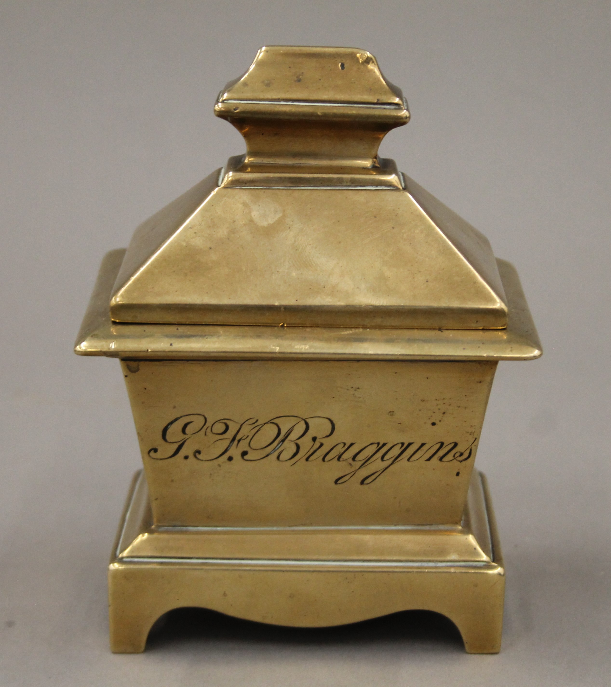 A Georgian bronze tobacco box. 10.5 cm wide.