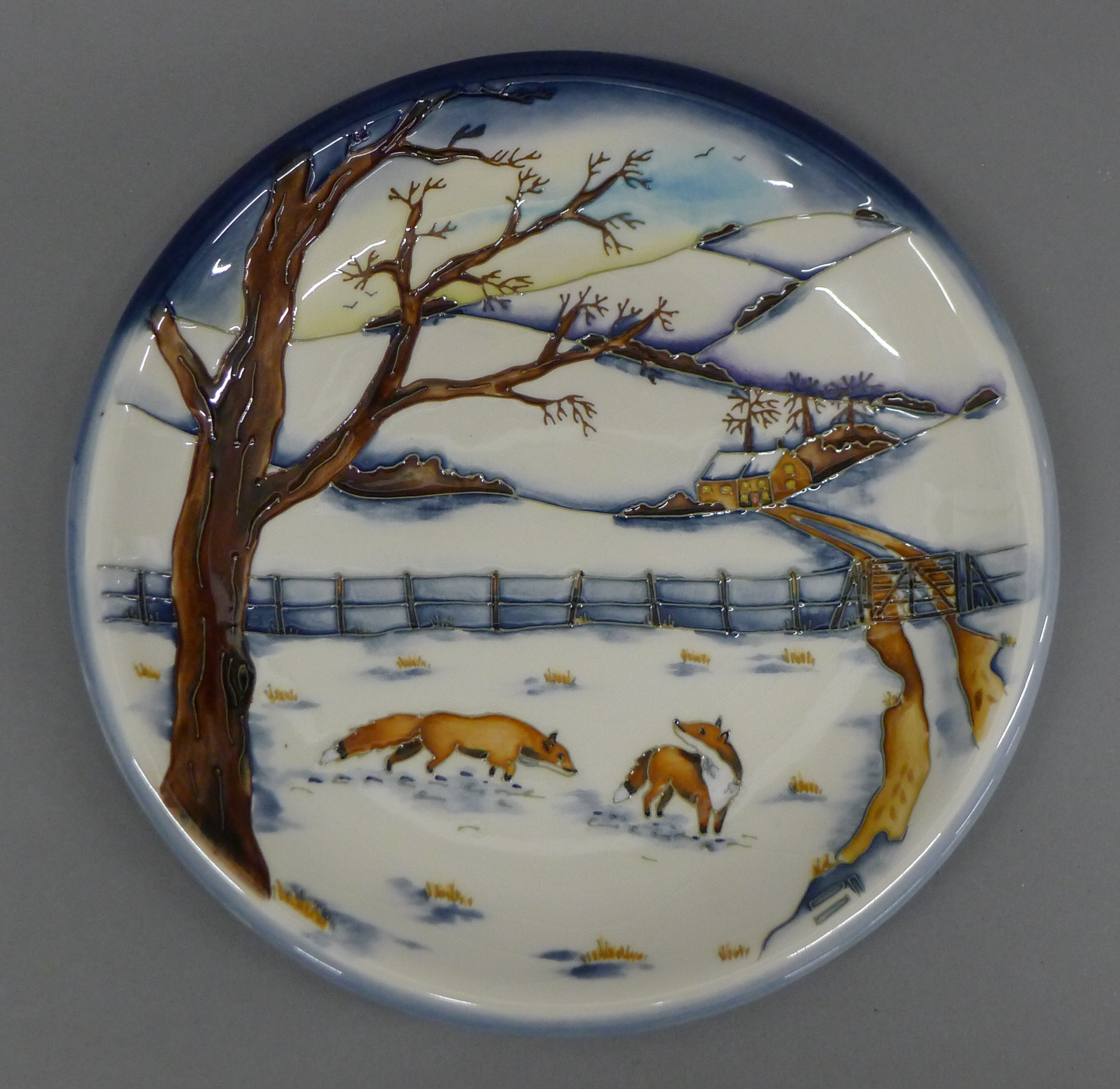 A Moorcroft Woodside Farm plate. 26 cm diameter. - Image 2 of 3