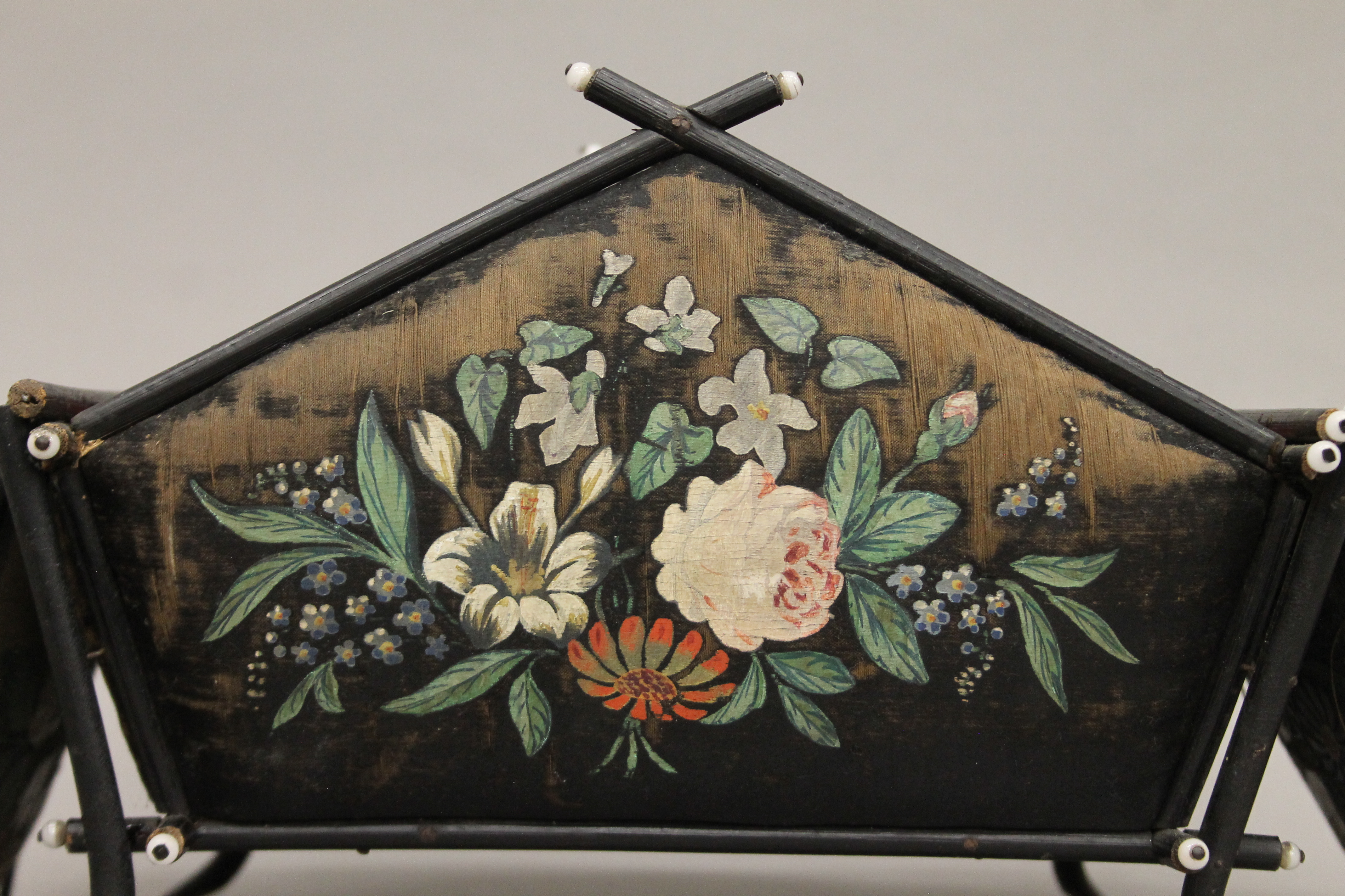 A small Victorian silk lined sewing box. 28 cm long. - Image 3 of 3