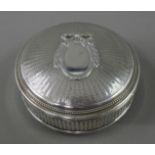 A French silver box. 9.5 cm diameter. 141.7 grammes.