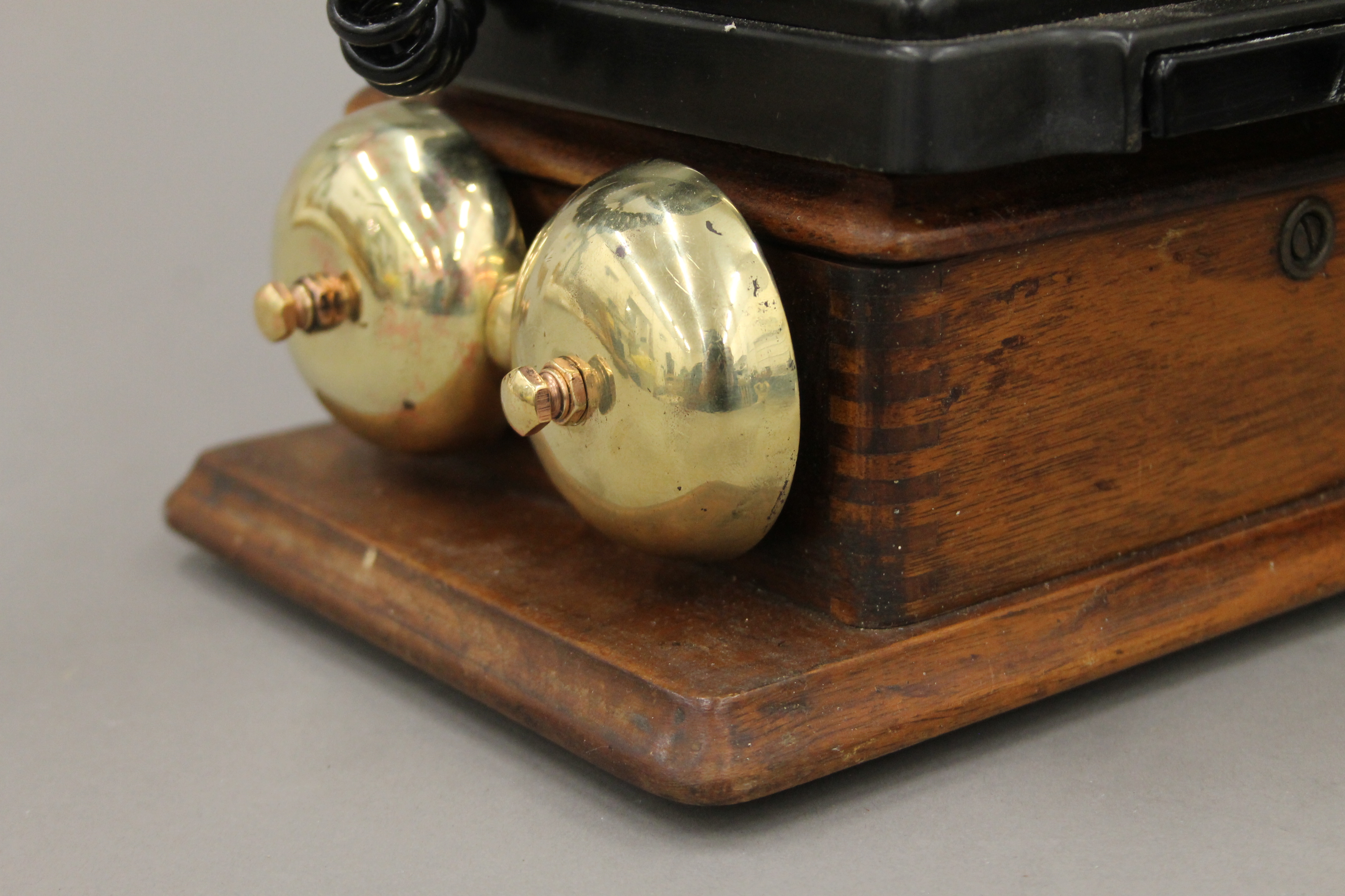 A bakelite telephone with bell box and exchange. The exchange 29.5 cm wide. - Image 5 of 11