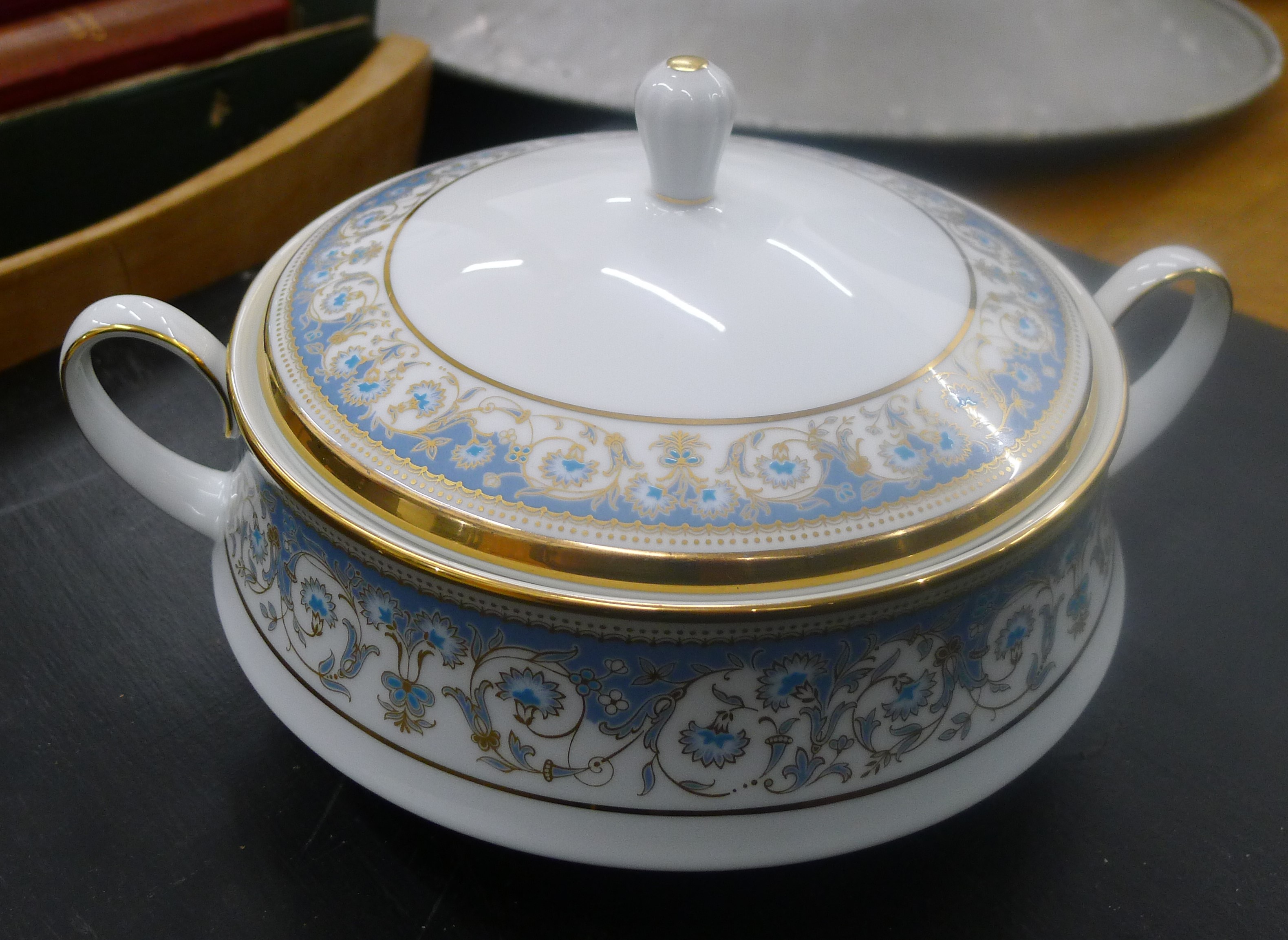 A Noritake dinner service. - Bild 12 aus 25