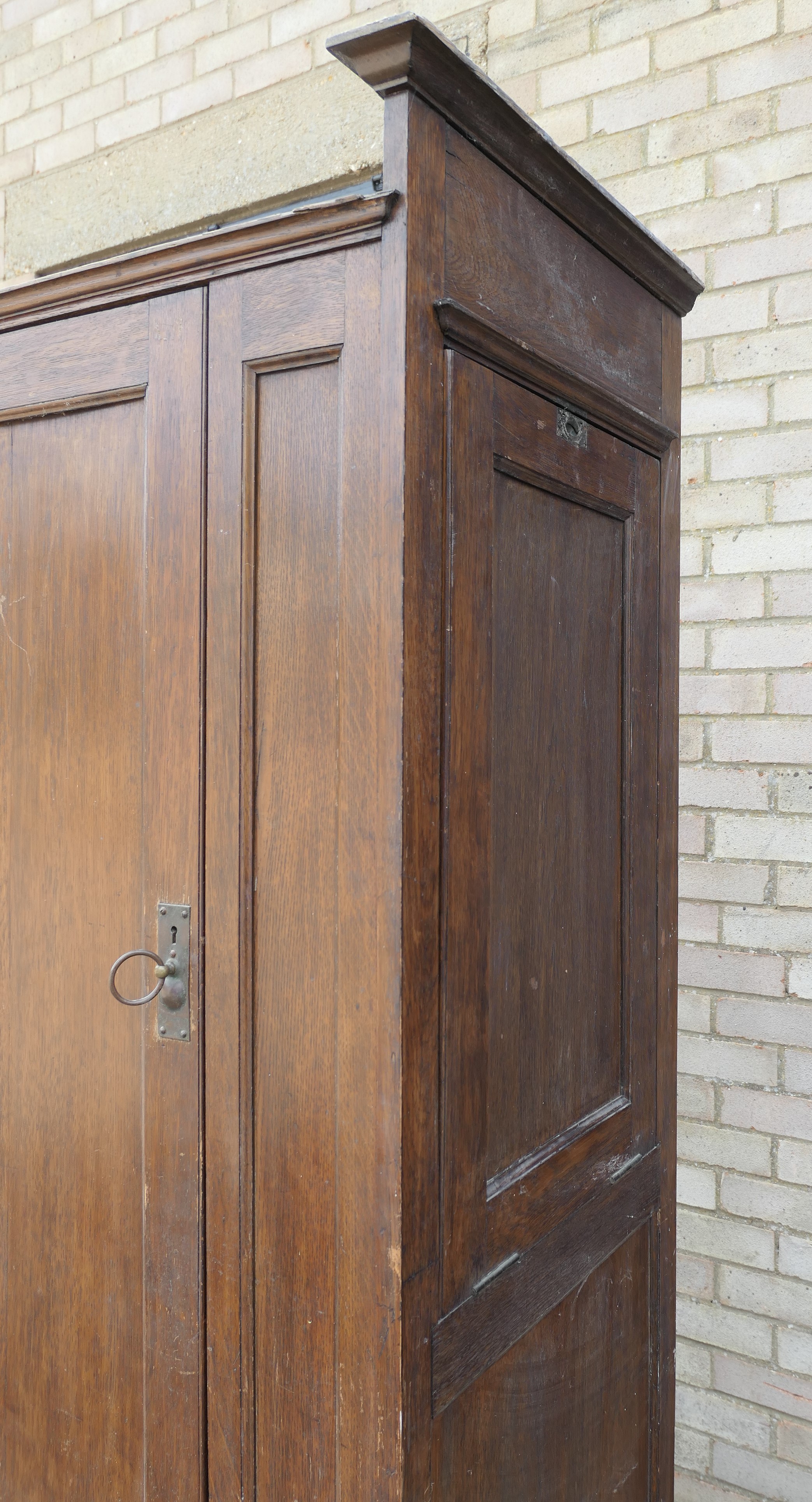 In the Manner of Heals, an Arts and Crafts oak compactum wardrobe. 199.5 cm high x 95 cm wide. - Image 8 of 11