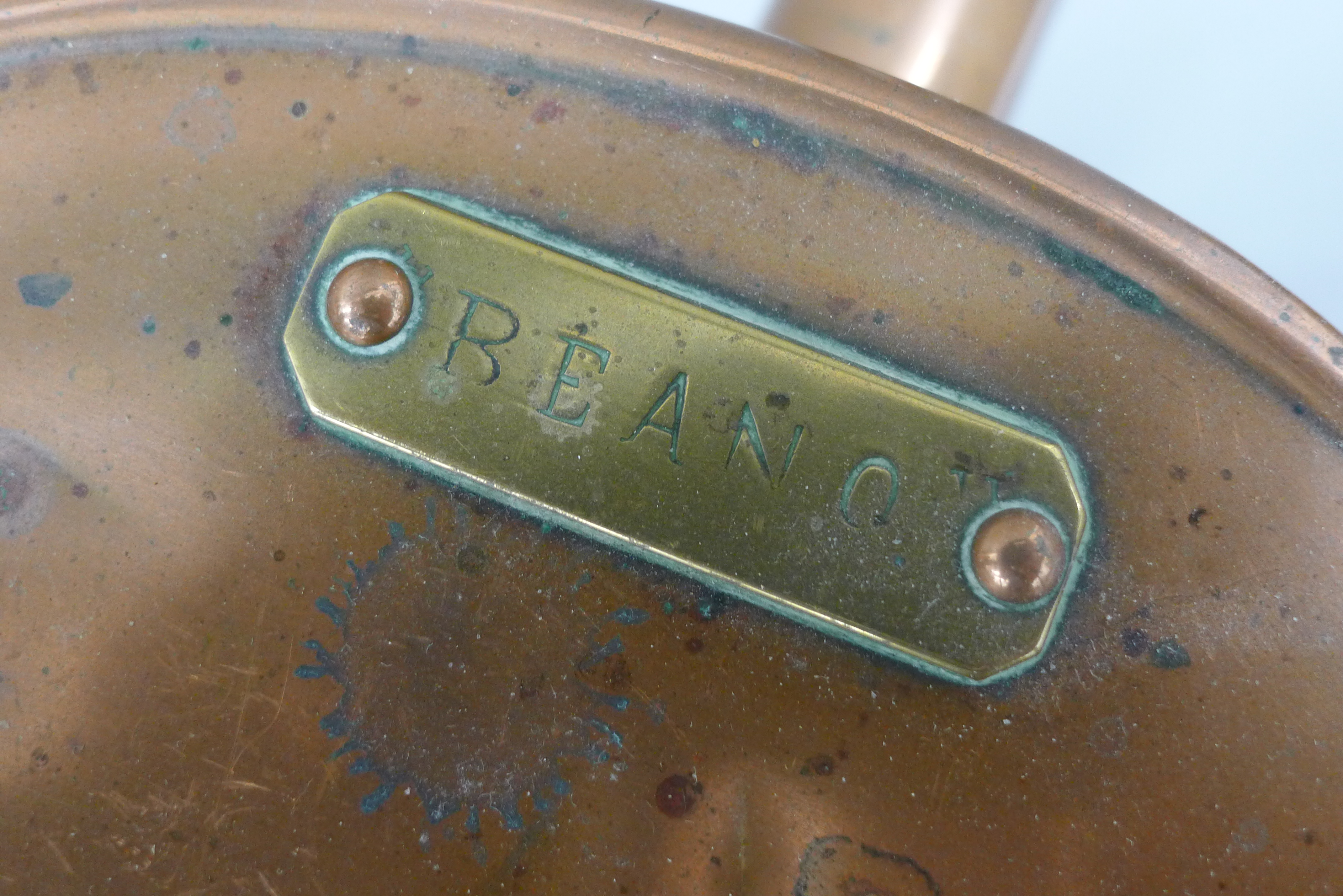 An antique copper watering can. 40 cm high. - Image 3 of 4