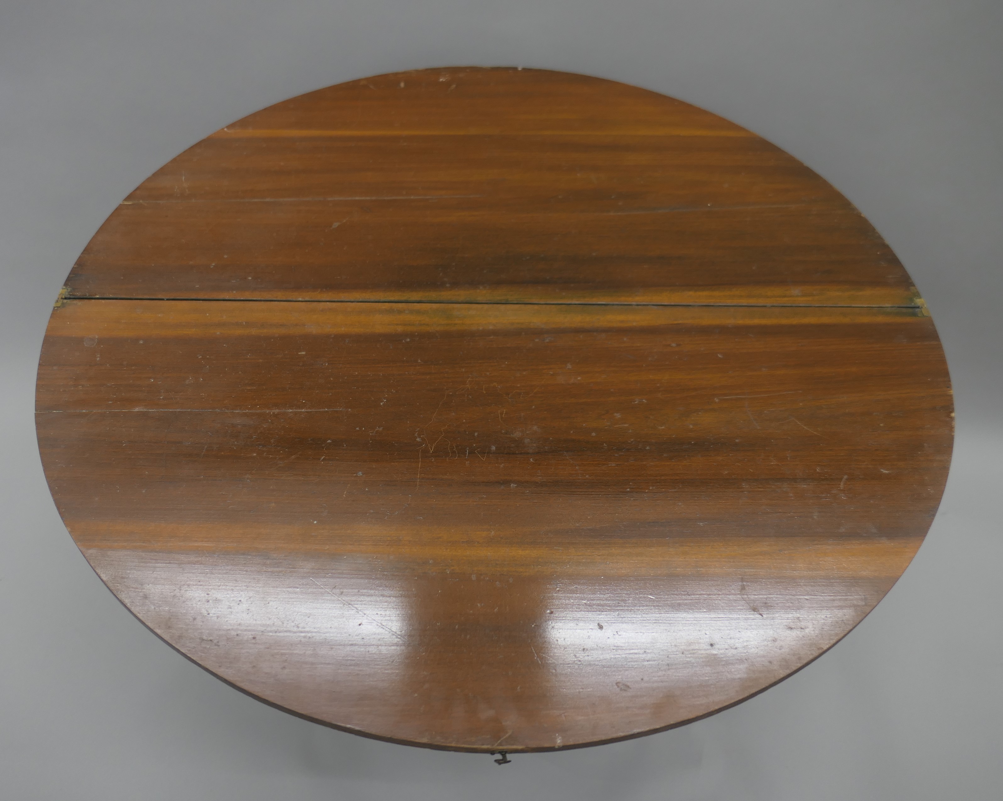 A 19th century coaching table. 101 cm wide. - Image 2 of 10