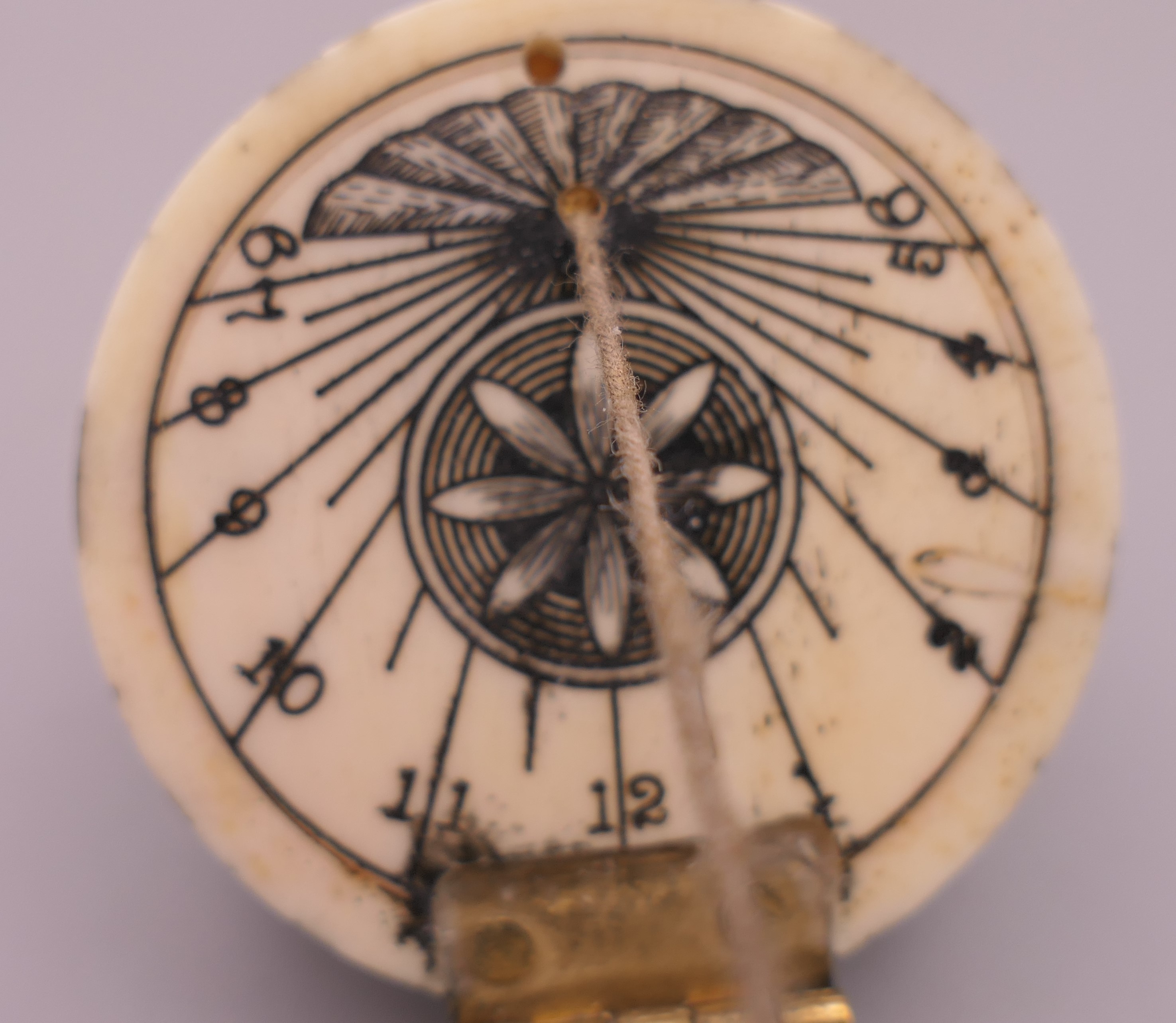 A bone globe compass. 4 cm high. - Image 4 of 5