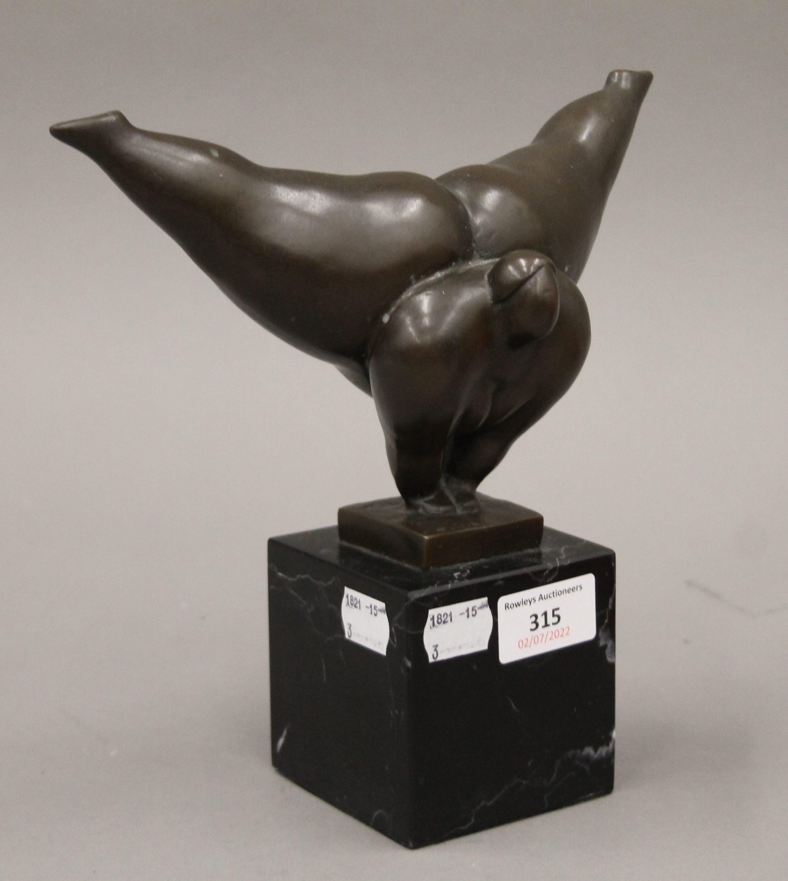 A bronze model of an acrobatic nude. 22 cm high. - Image 3 of 5