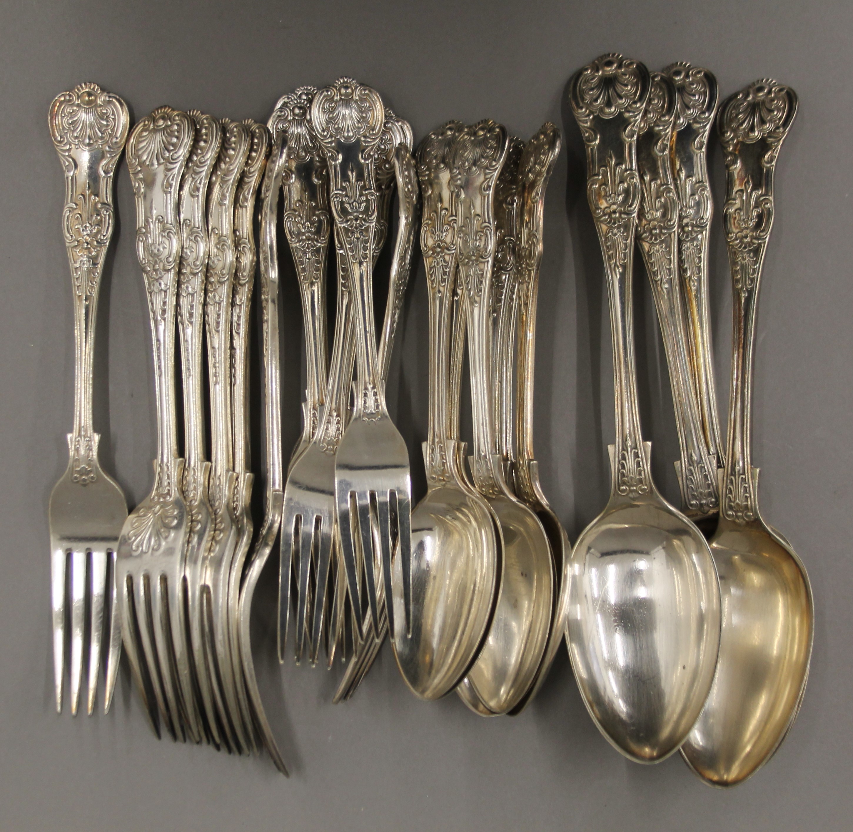 A quantity of silver plate. - Image 10 of 11
