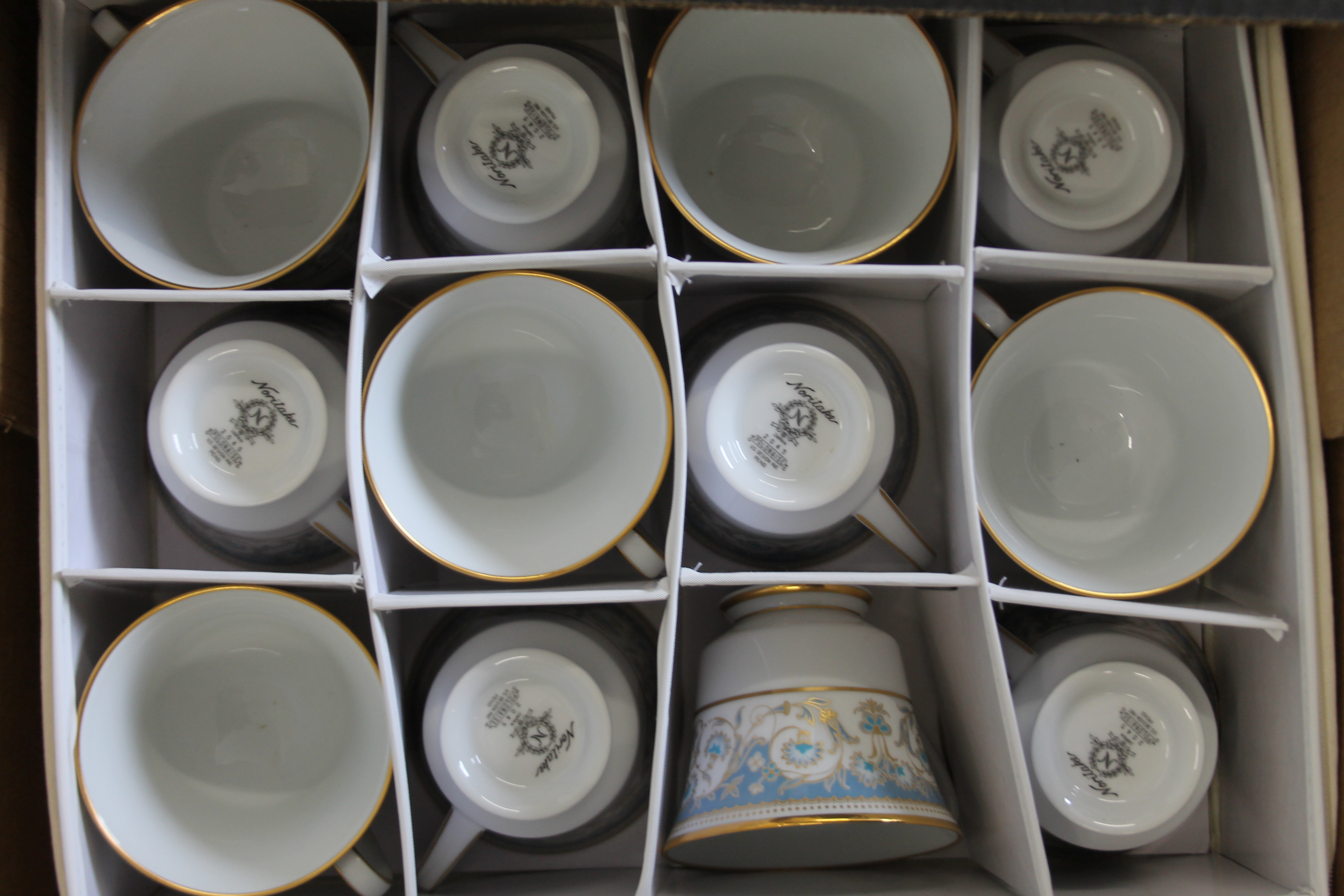 A Noritake dinner service. - Bild 2 aus 25